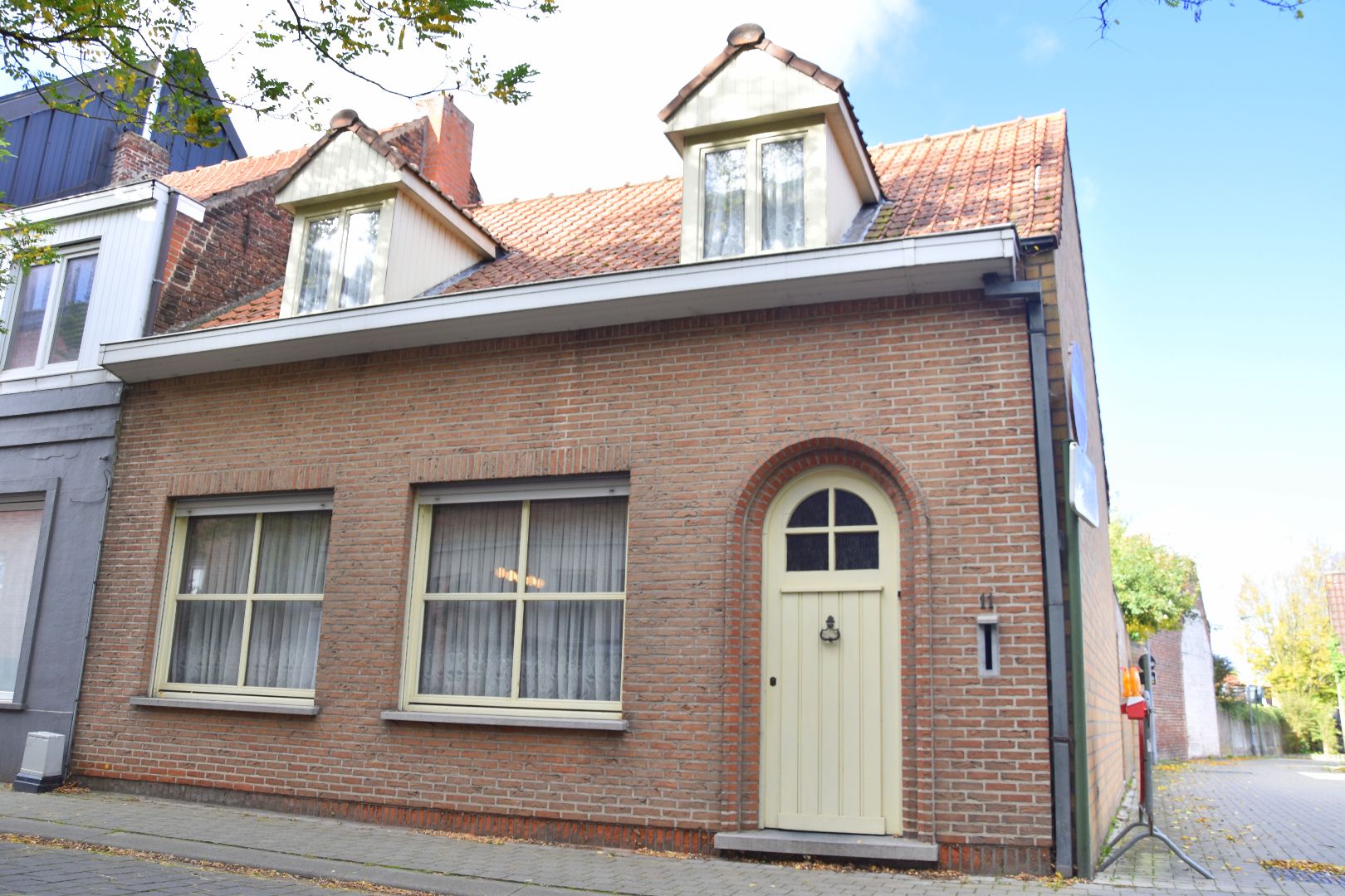 Hoofdfoto van de publicatie: Te koop in Moorsele deze te renoveren HOB met véél potentieel