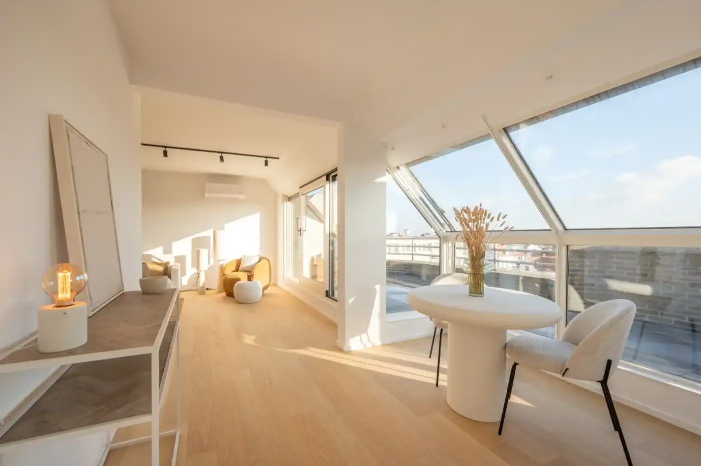 Ruime penthouse van 174m² met vier slaapkamers en zonneterras foto 6