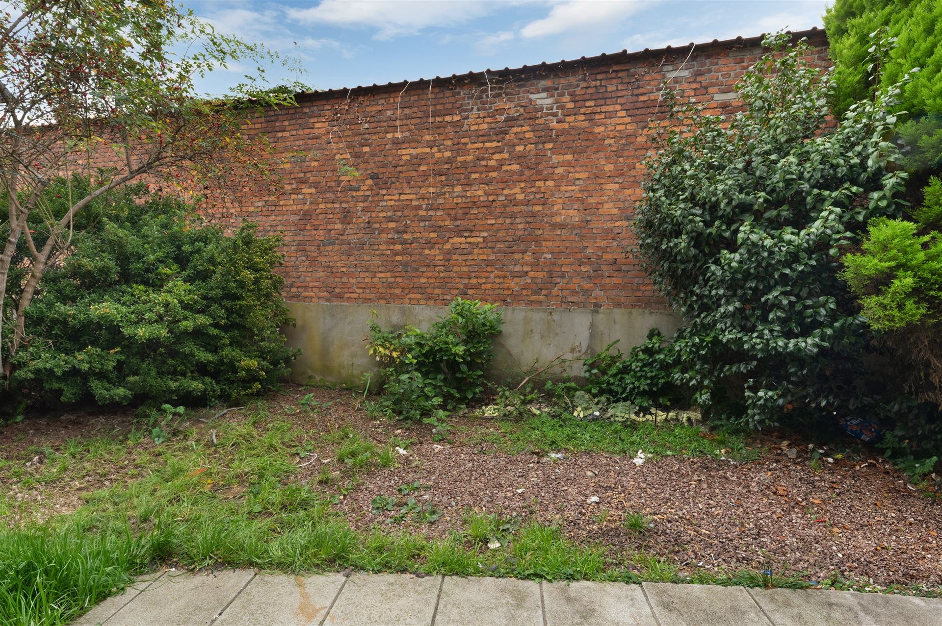 Te renoveren woning met tuin en 3 slaapkamers in Gent! foto 2