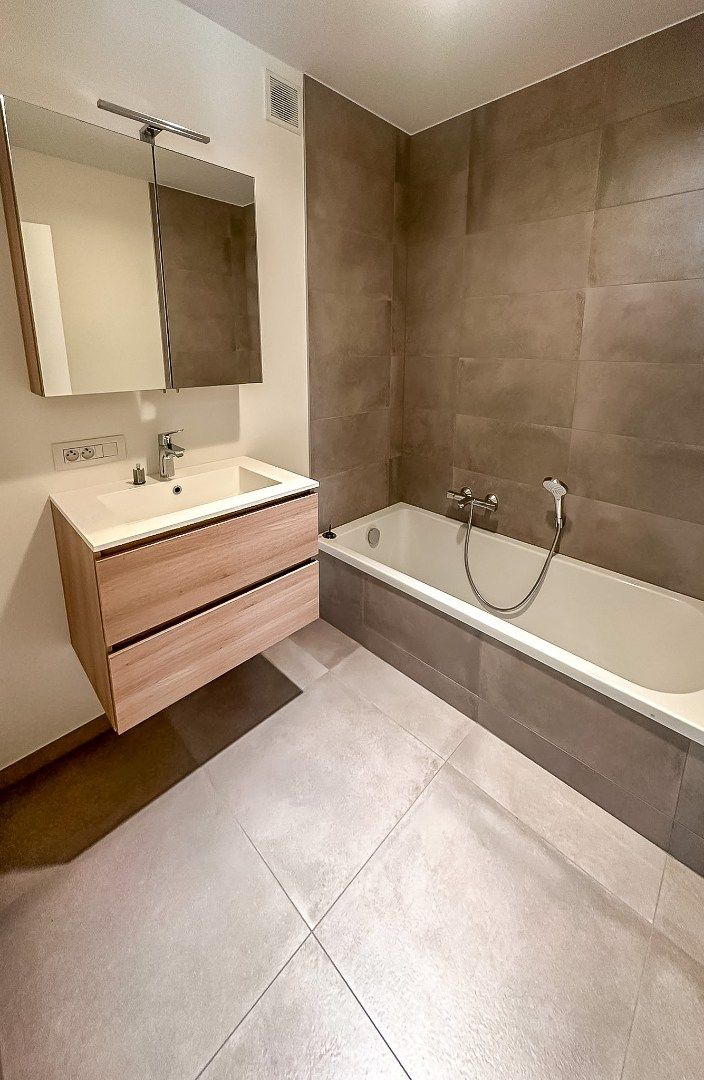 GEZELLIG EN MOOI APPARTEMENT OP TOPLIGGING! foto 8