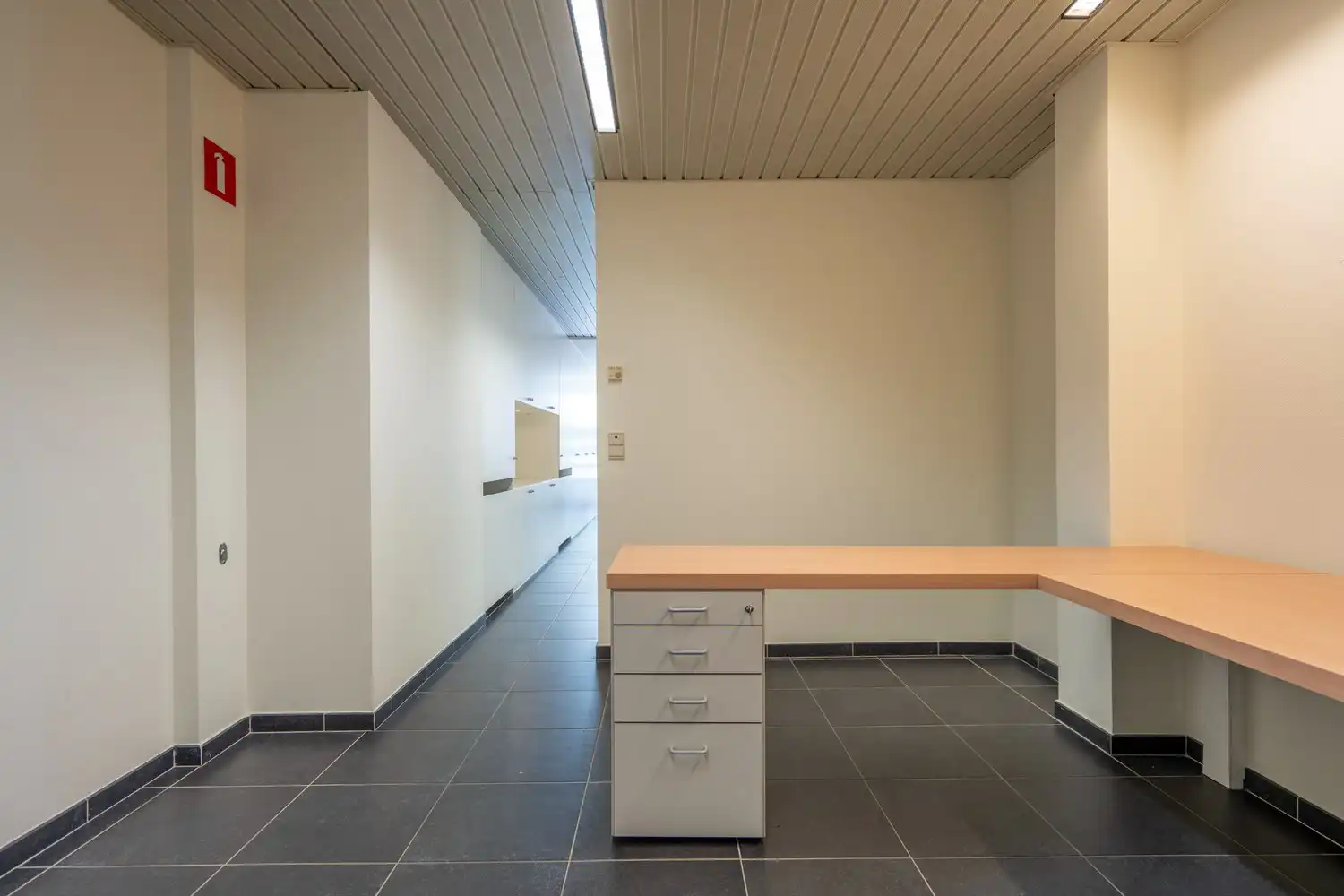 RUIME KANTOORRUIMTE 203 m² MET GARAGEBOX foto 15
