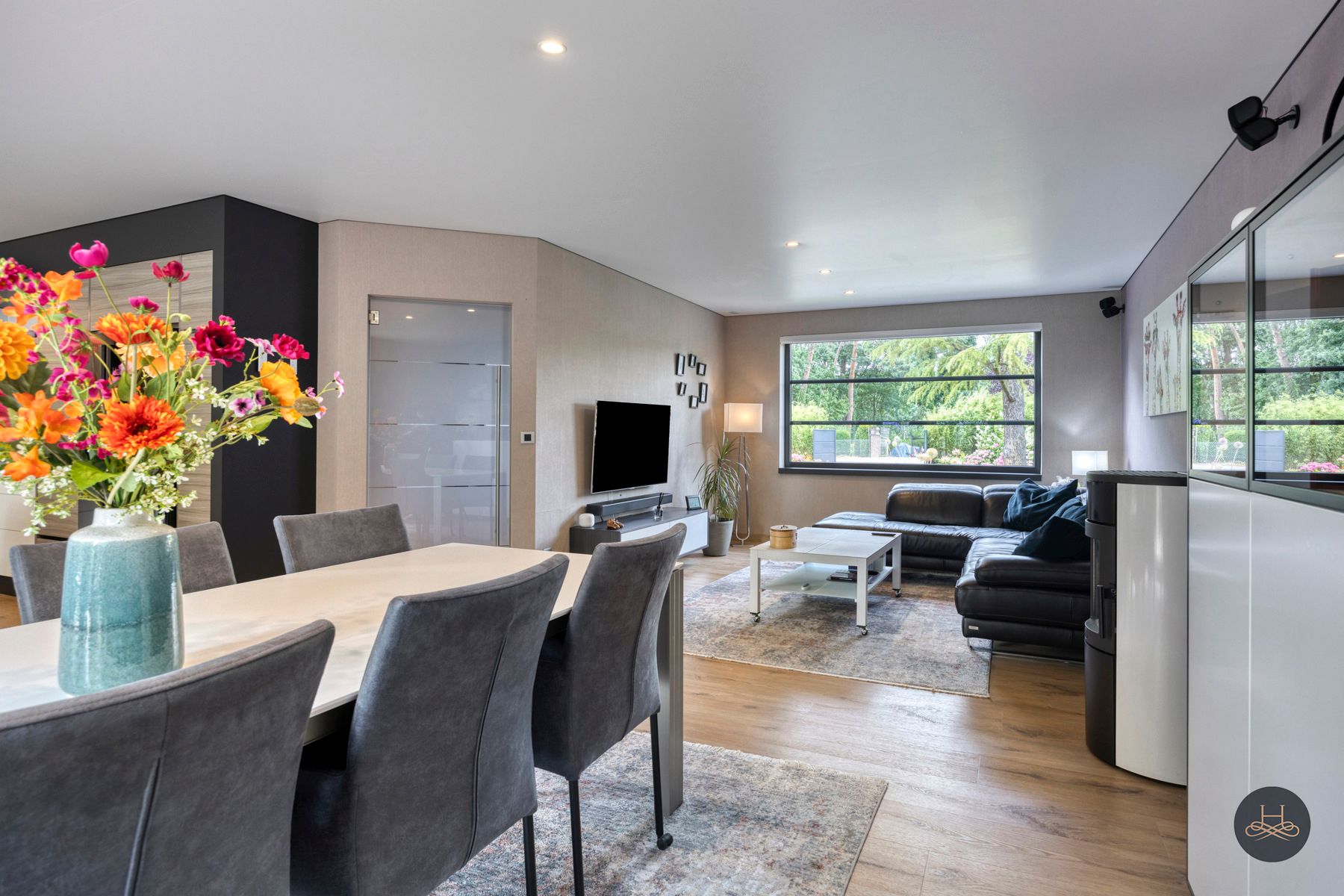 Energiezuinige,  recente woning op een royaal perceel foto 12