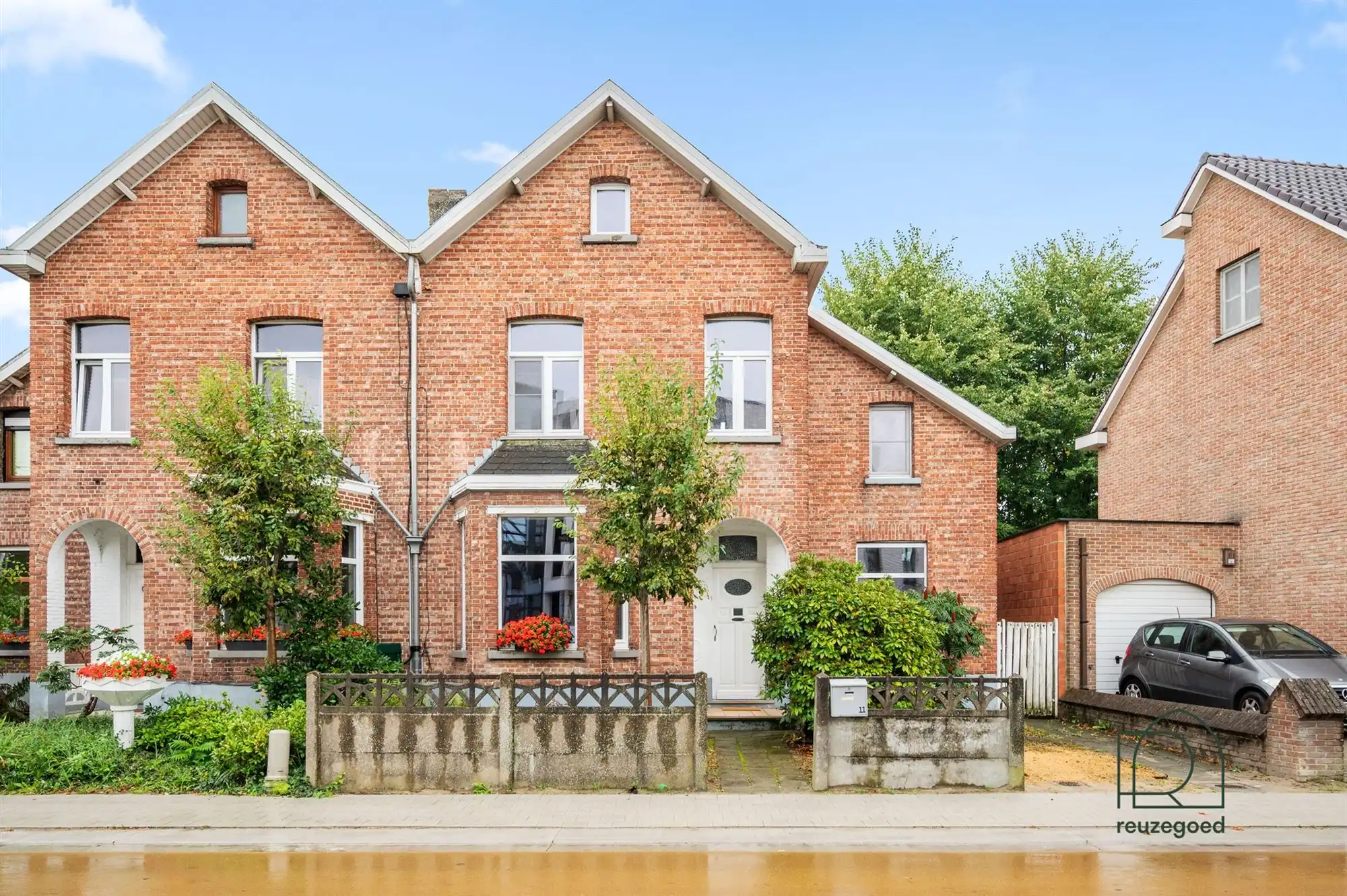 Karaktervolle woning met prachtige renovatiemogelijkheden in hartje Bonheiden foto 2
