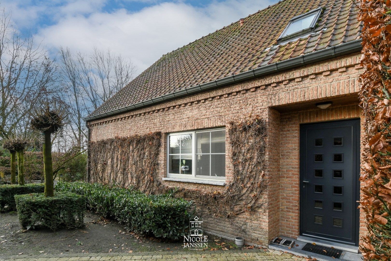 Ruime villa in landelijke stijl met zwembad foto 30