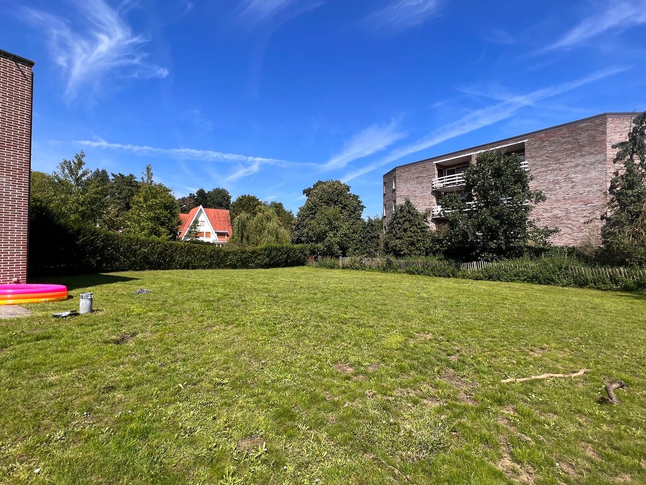 Clusterwoning met 4 ruime slaapkamers, tuin en 2 ondergrondse staanplaatsen. foto 7