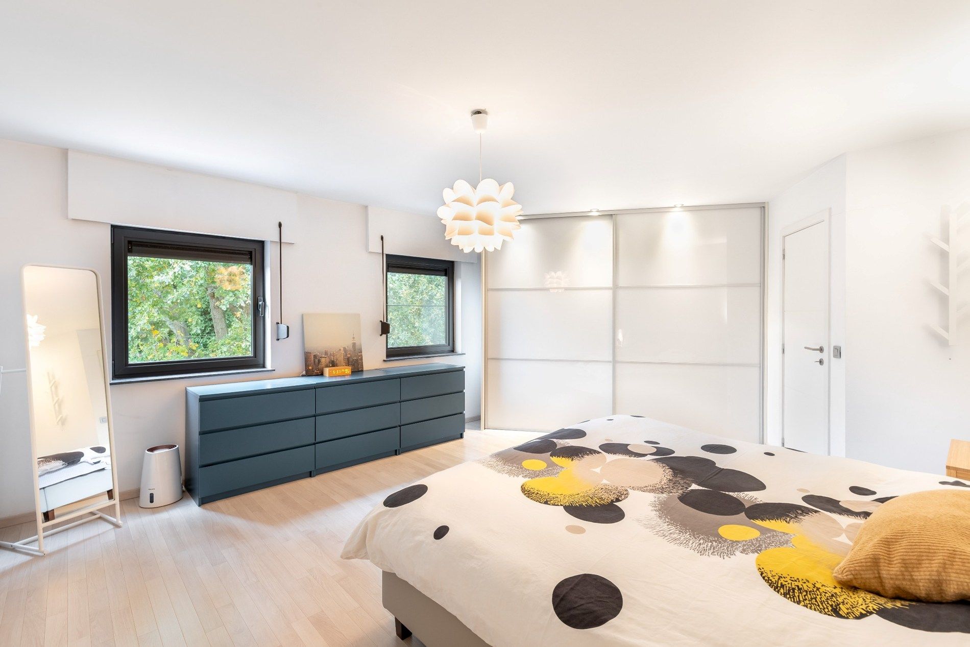 Ruime gezinswoning in perfecte staat van onderhoud! foto 8