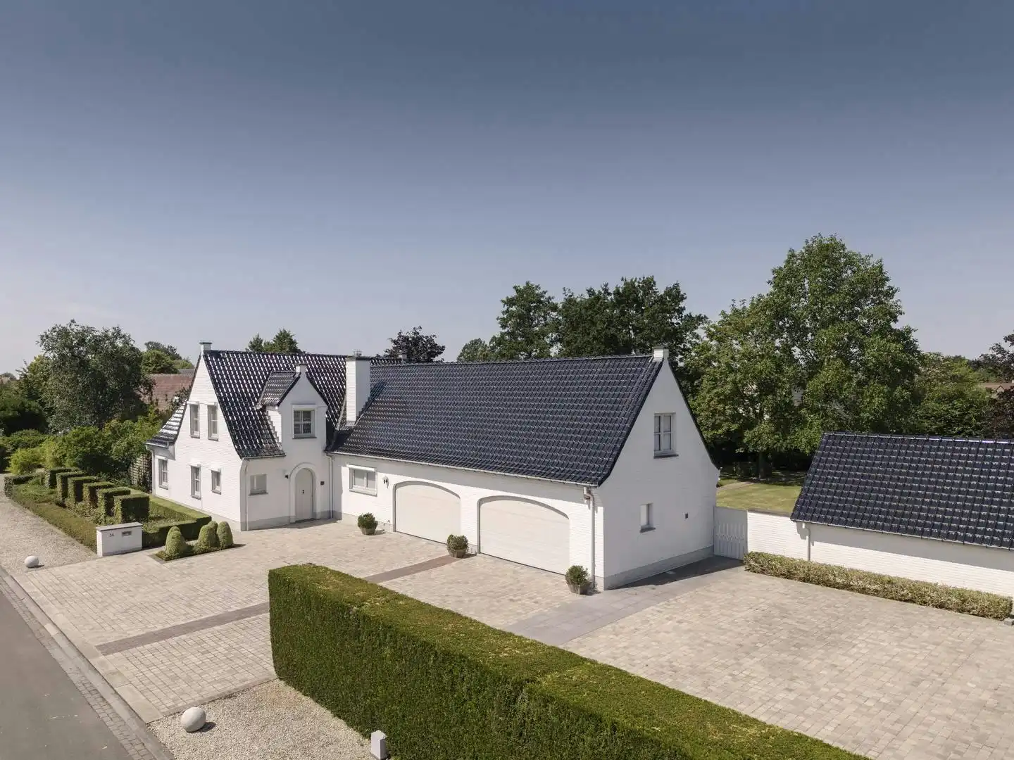 Exclusieve villa op royaal perceel nabij het Sterrebos foto 2