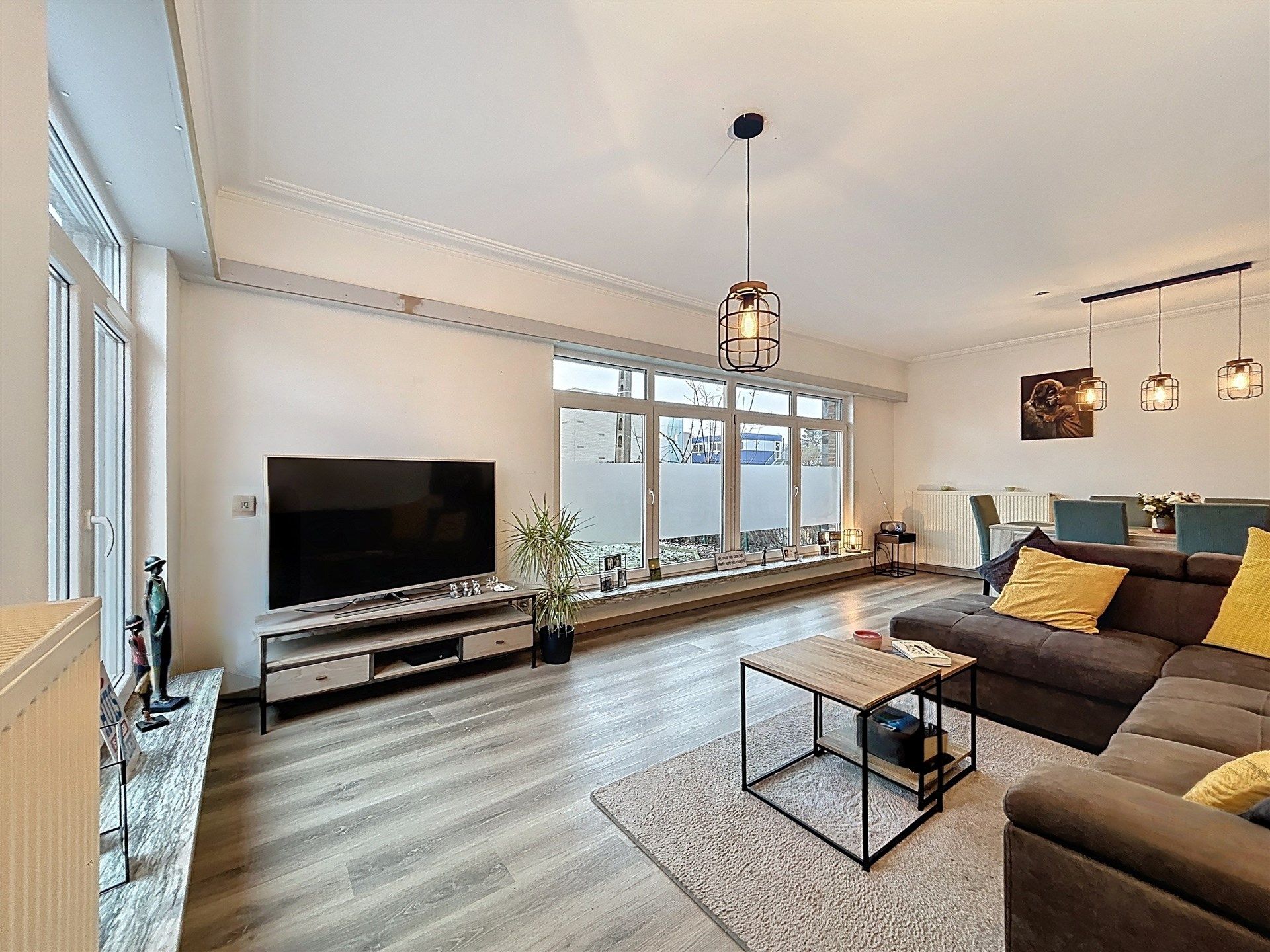 instapklare gezinswoning met 4 slaapkamers en bijgebouw op perceel van 400m²  foto 3