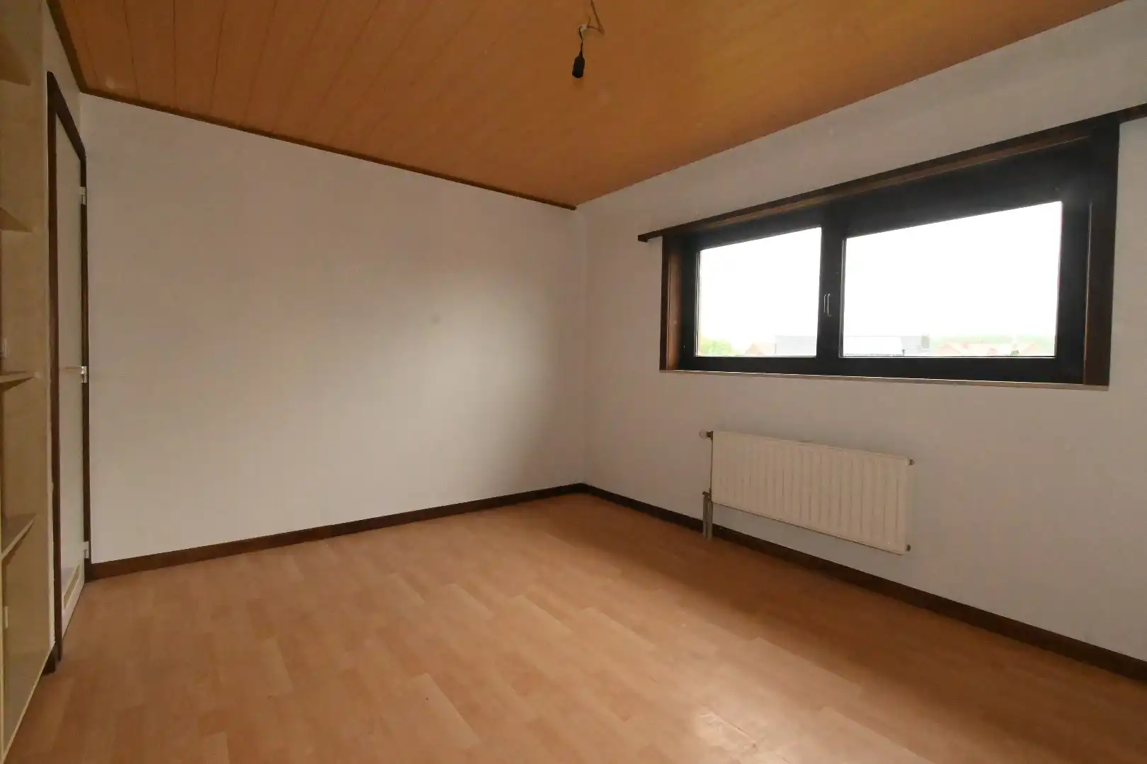 Ruime halfopen woning met parkeerplaats en tuin  foto 23