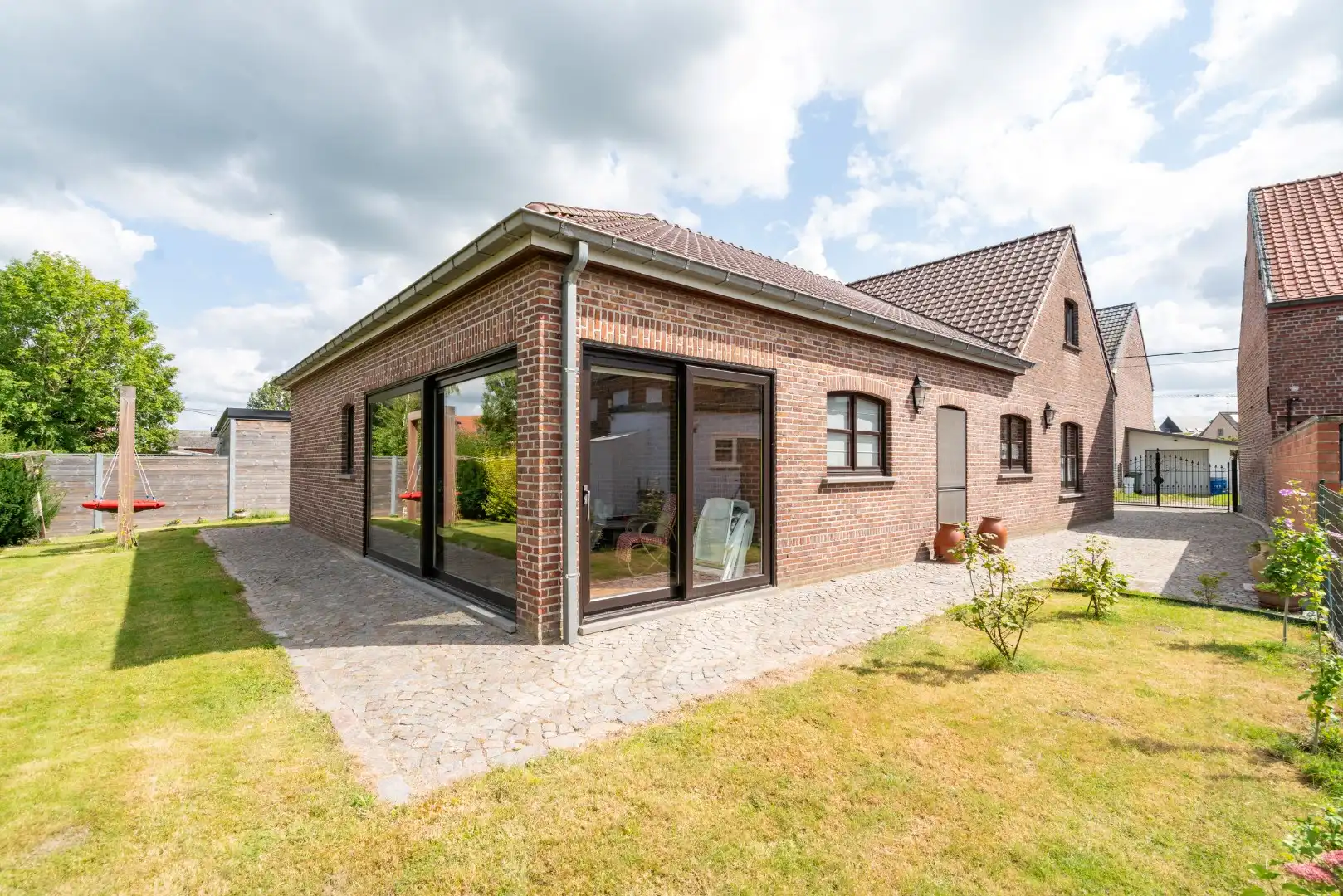 Instapklare halfopen bebouwing met 3 slaapkamers foto 13