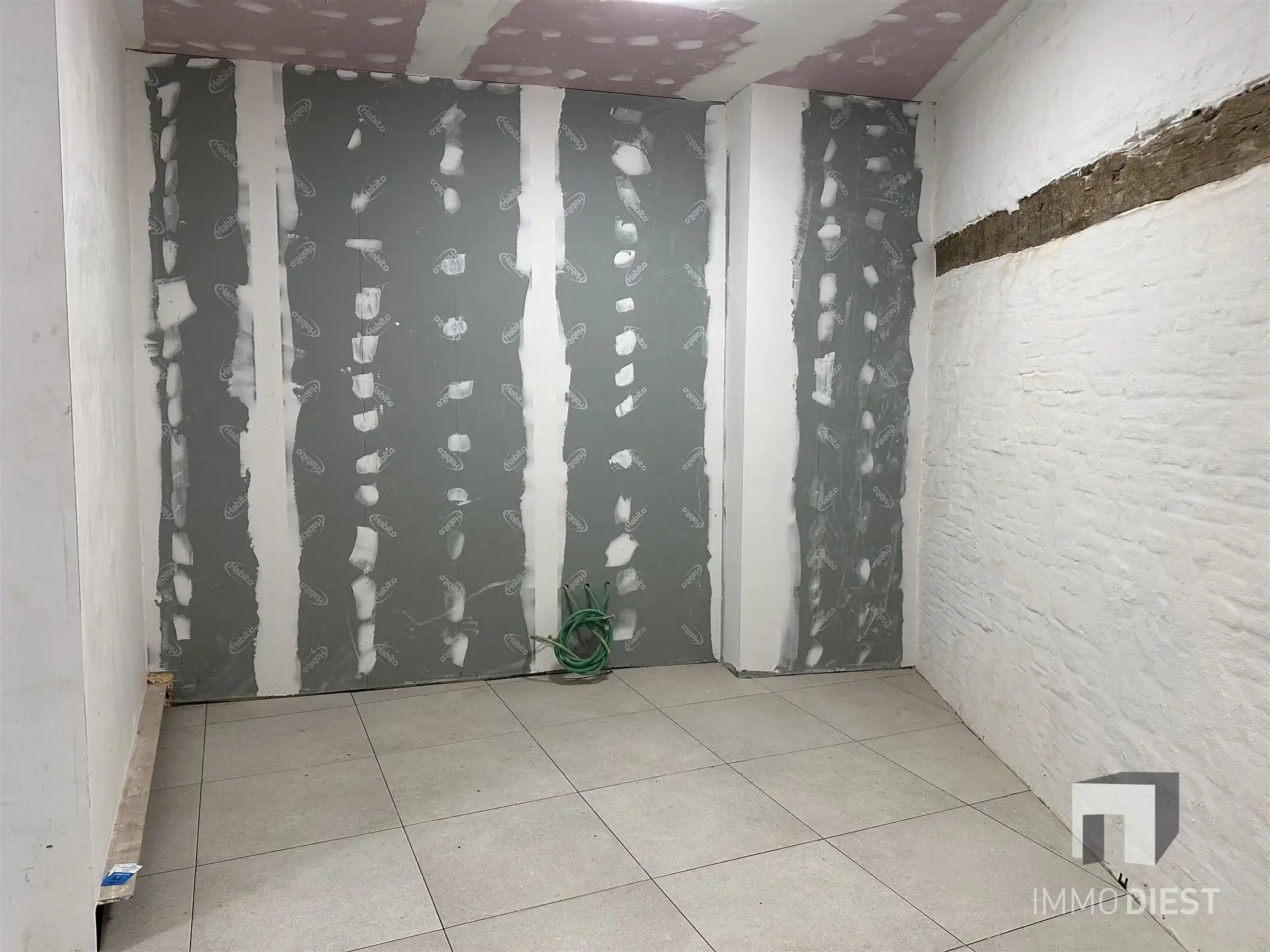 Opbrengsteigendom - 3 gloednieuwe appartementen + 1 handelspand foto 22