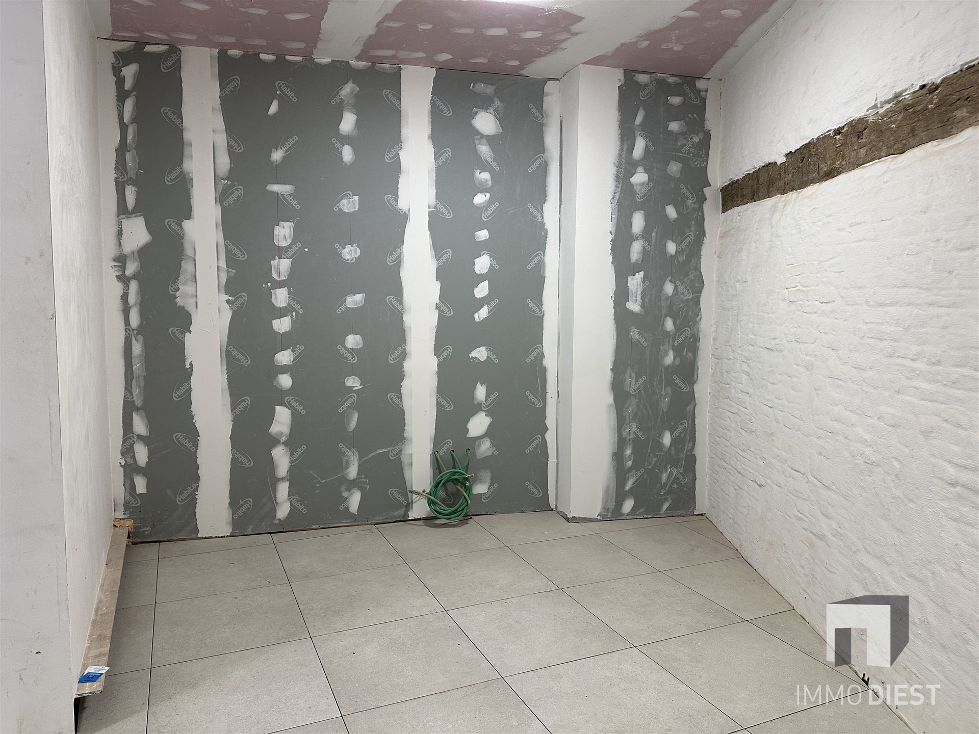 Opbrengsteigendom - 3 gloednieuwe appartementen + 1 handelspand foto 22