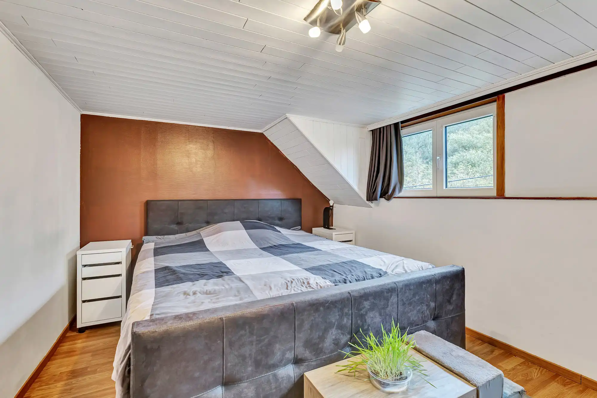 Instapklare woning met ruime garage op groene locatie foto 17