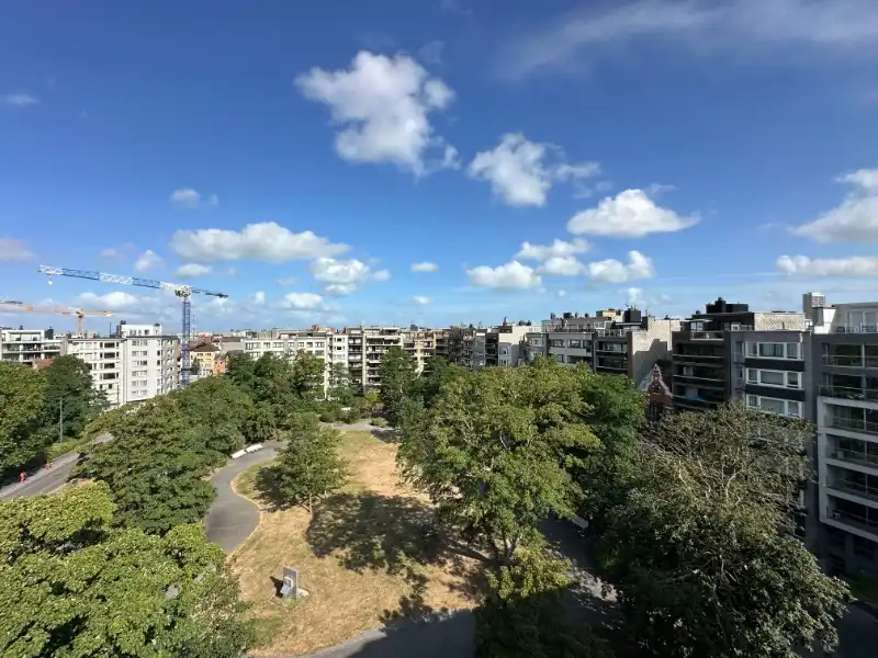 Exclusieve penthouse met 2 slaapkamers, royaal zonneterras en uniek groen uitzicht foto 17
