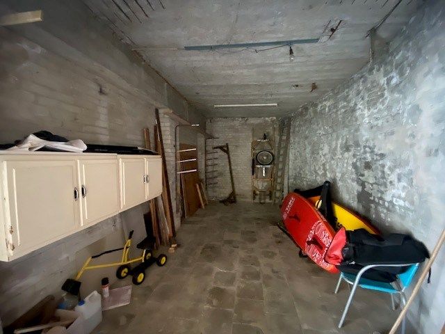 Gesloten garagebox te koop in het centrum van Sint Idesbald foto 3