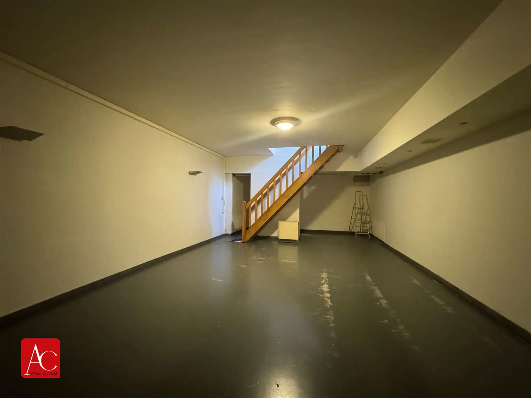Gelijkvloers appartement, mogelijkheid tot handelszaak foto 10