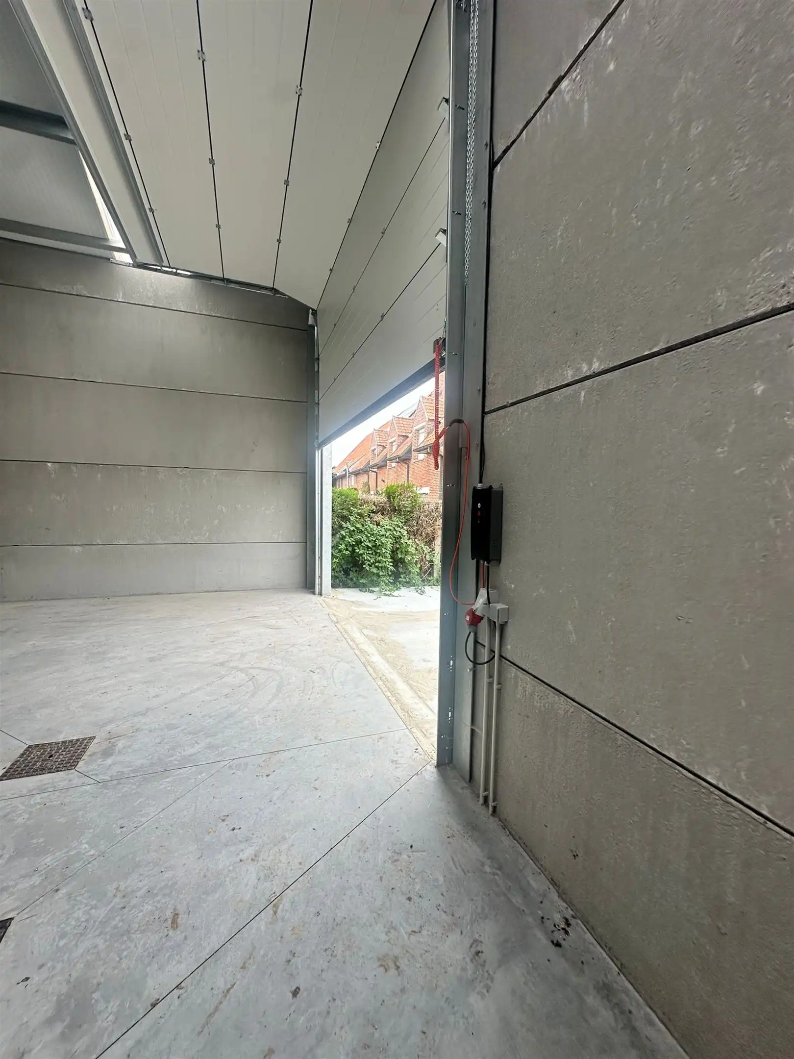 Nieuwbouw magazijn te huur 190 m² te Waasmunster. foto 3