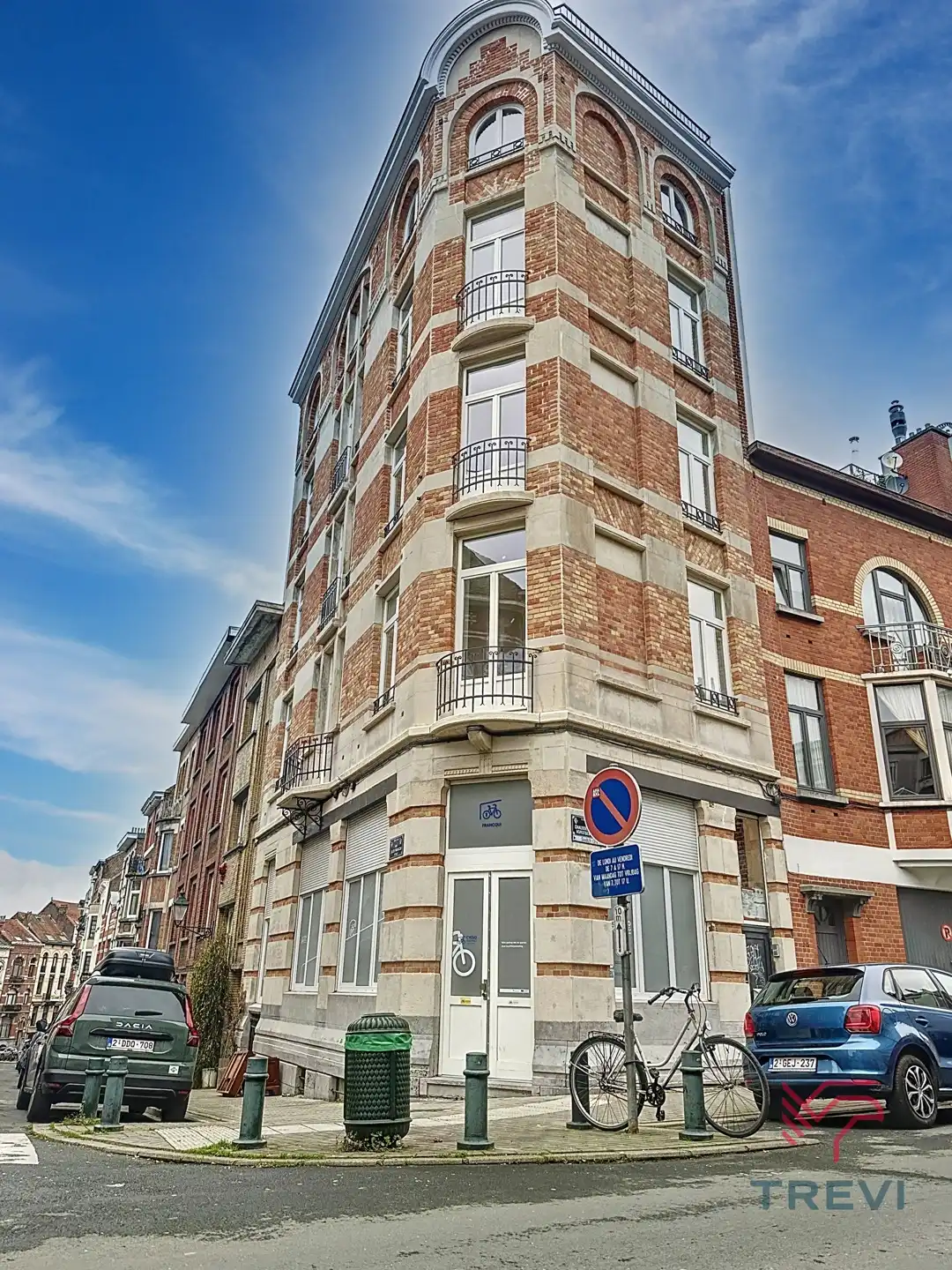 Volledig gerenoveerd appartement met 1 slaapkamer! foto 10