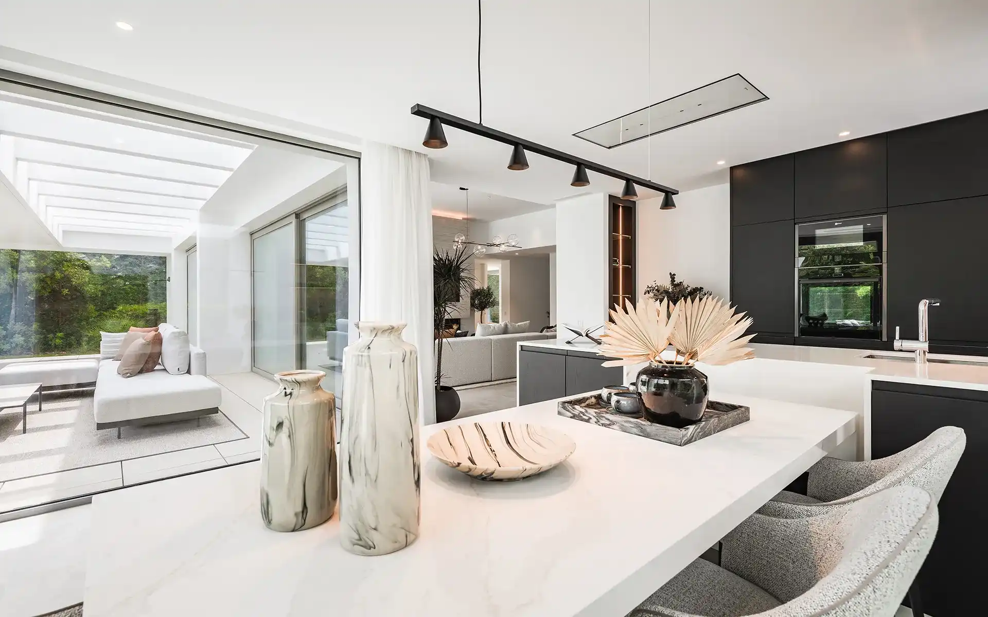 Moderne designvilla in El Paraíso op de New Golden Mile van Marbella foto 7
