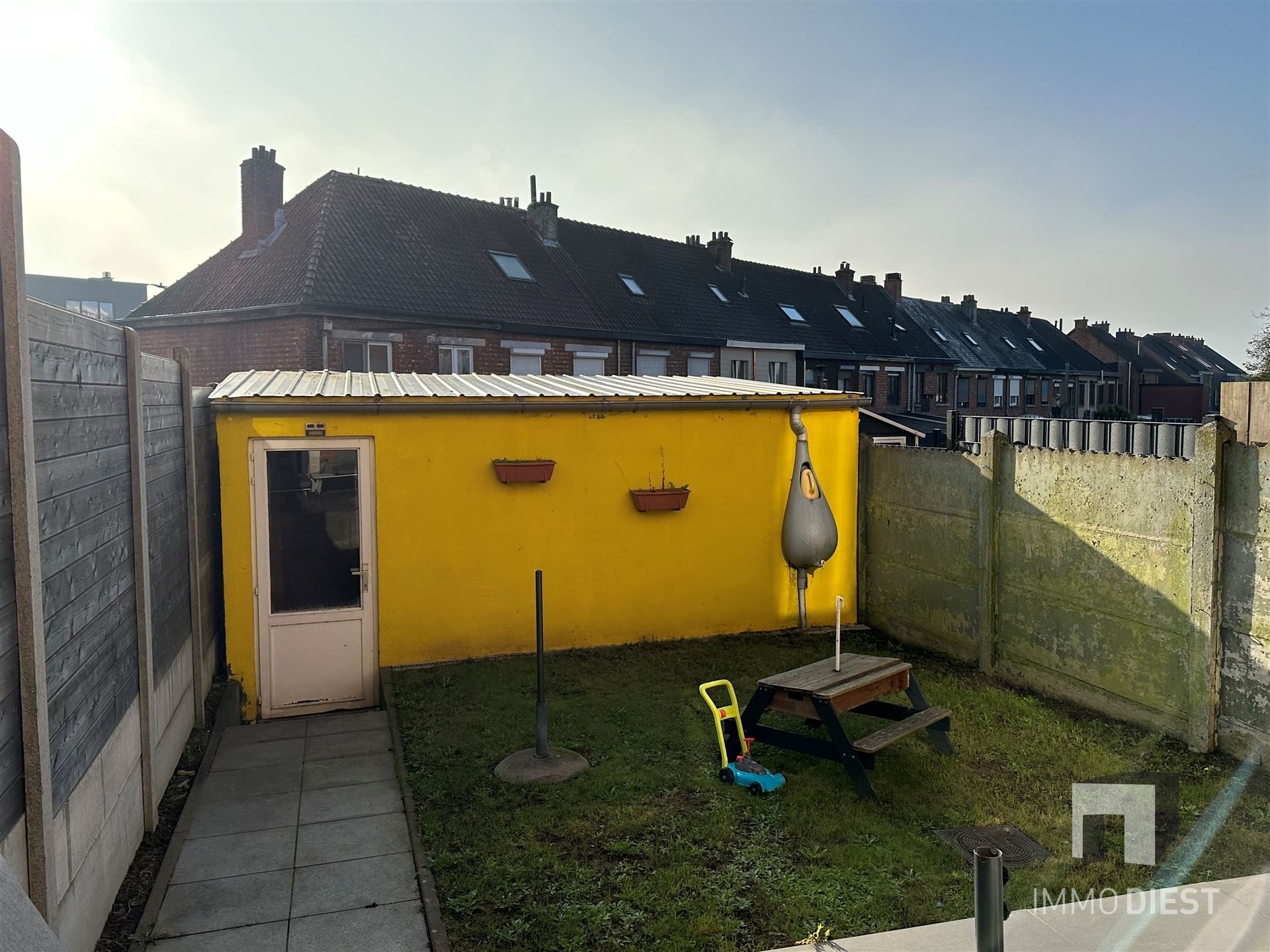 Toffe woning aan de rand van de stad met 3 slpks en tuin foto 2