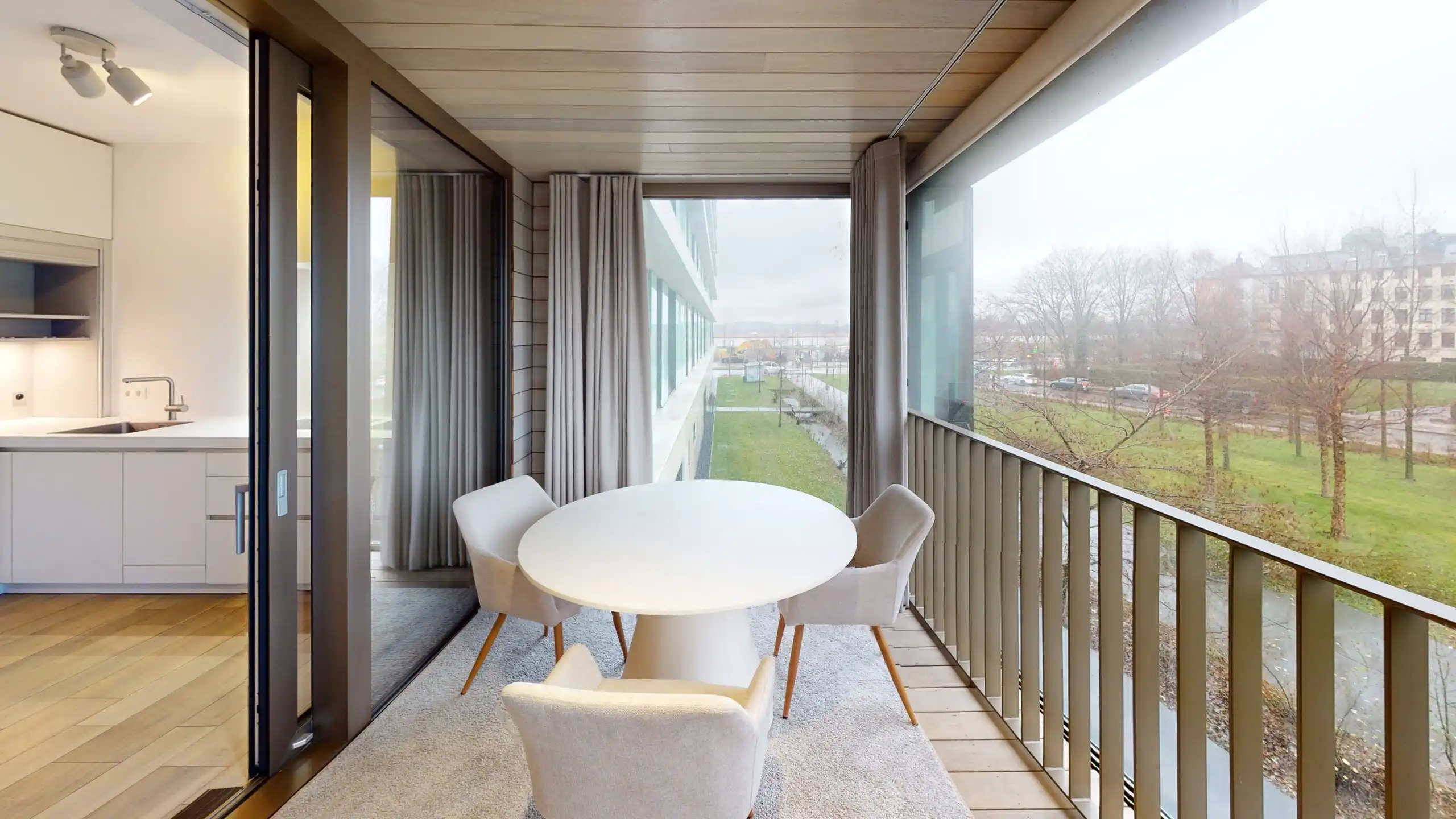 ANTWERPEN ZUID - Gemeubelde studio met terras  foto {{pictureIndex}}