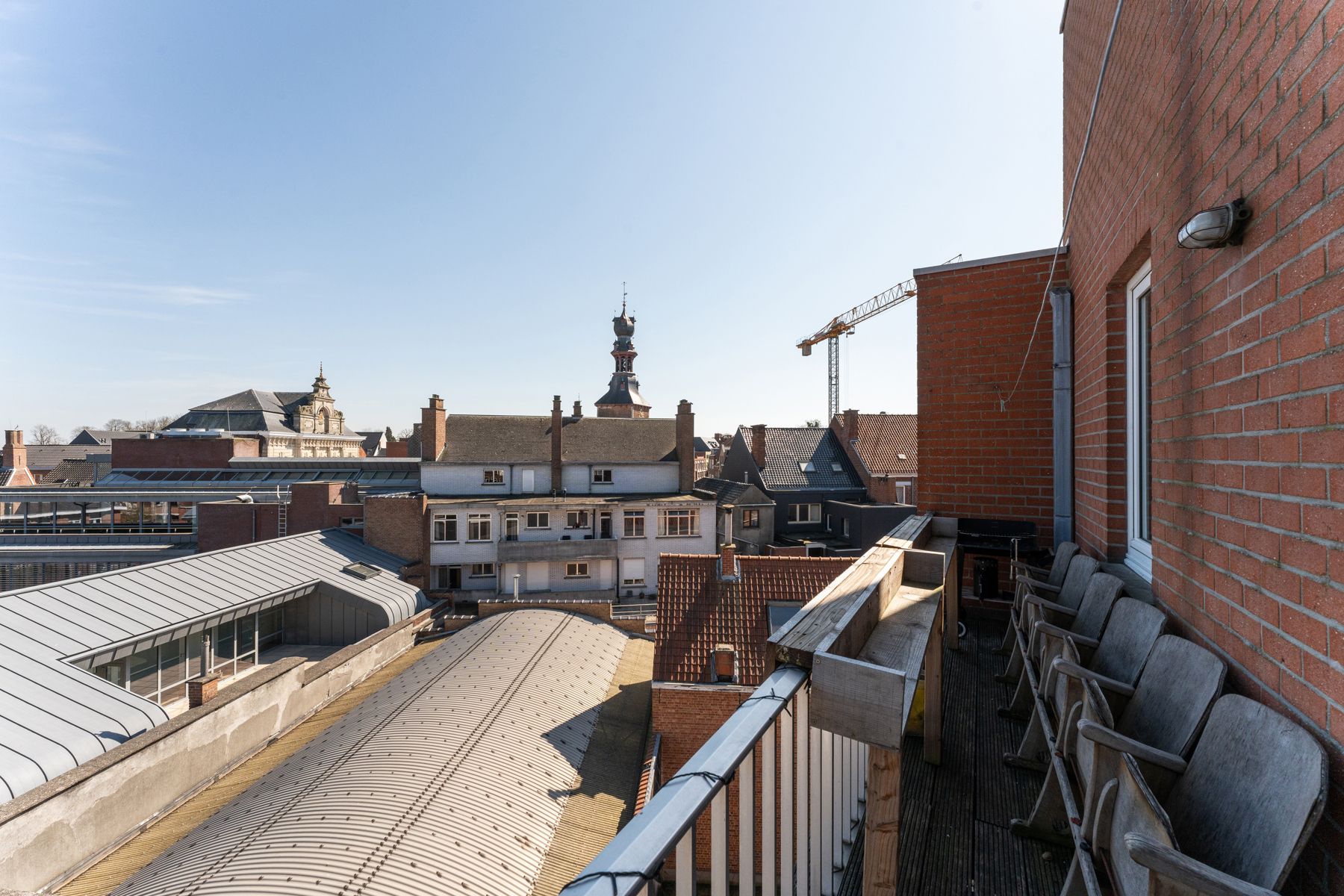 Appartement  met terras en balkon op de vierde verdieping van een kleinschalig appartementsgebouw foto 3