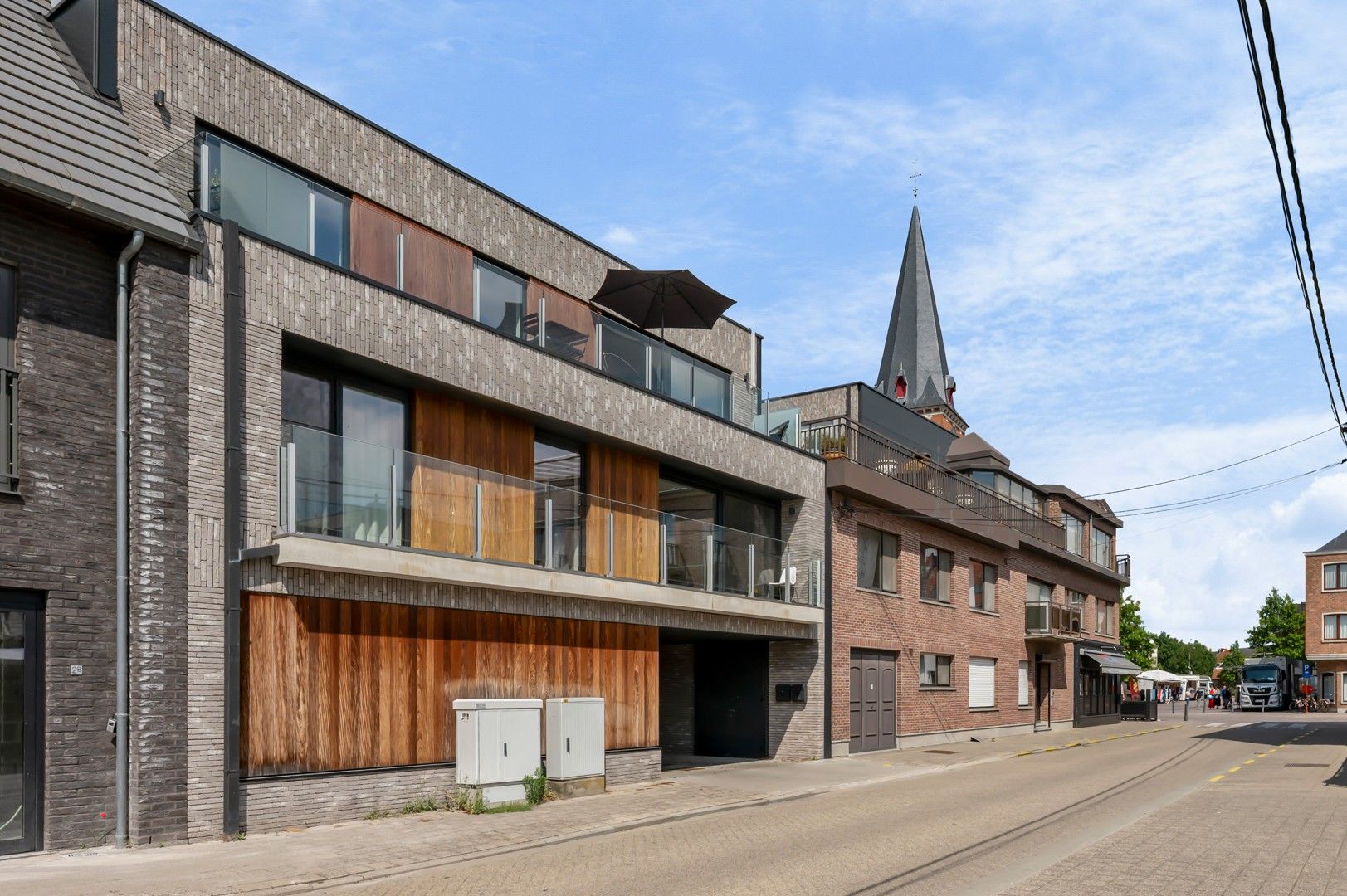 Instapklaar dakappartement met terras in het centrum van Putte foto {{pictureIndex}}