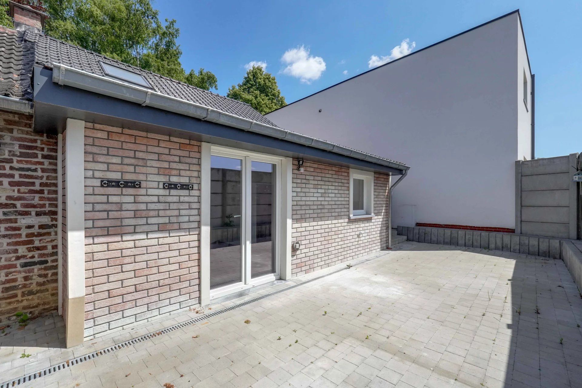 Gerenoveerde woning aan de stadsrand foto 13