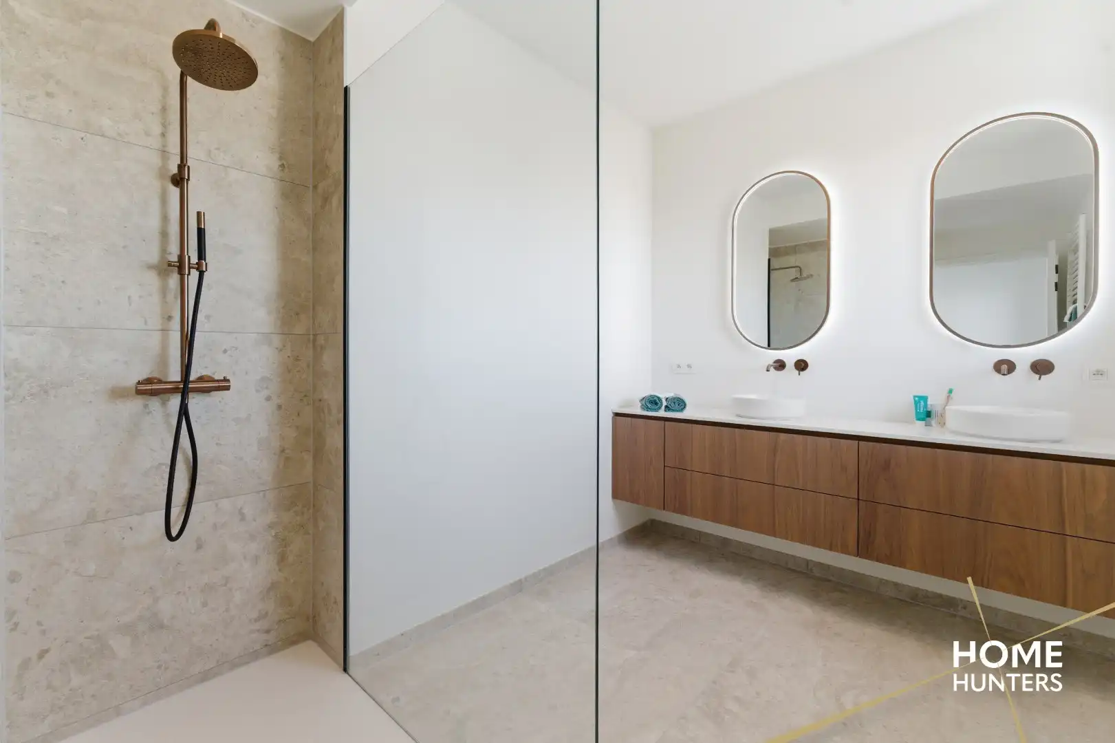 Luxe nieuwbouwappartement met ruim terras (19m²) 2 slaapkamers en 2 badkamers foto 11