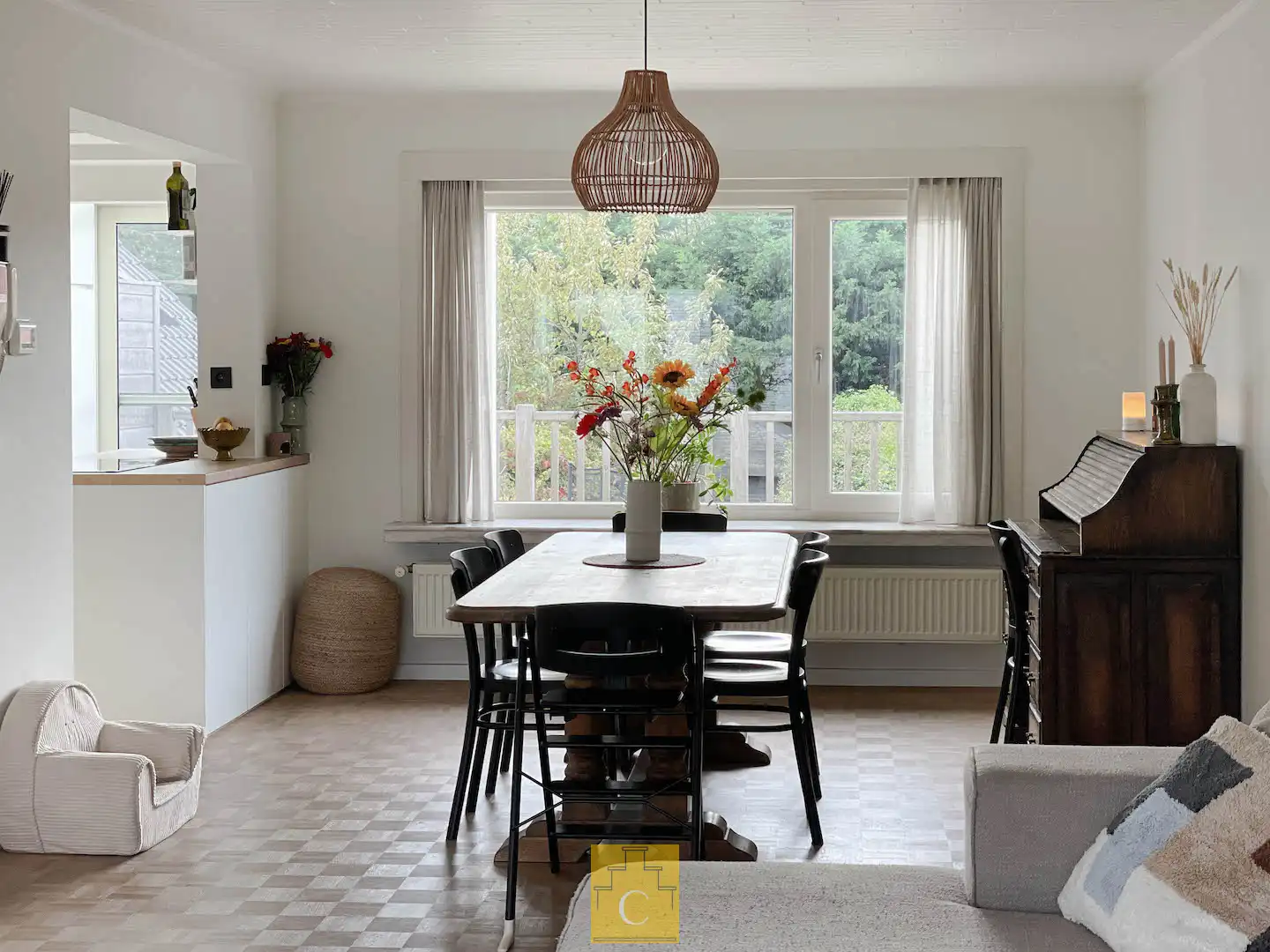 OPENDEURDAG zaterdag 11 April vrij te bezoeken tussen 10u en 12u - Sfeervolle gezinswoning met garage en tuin in het charmante Lissewege foto 2