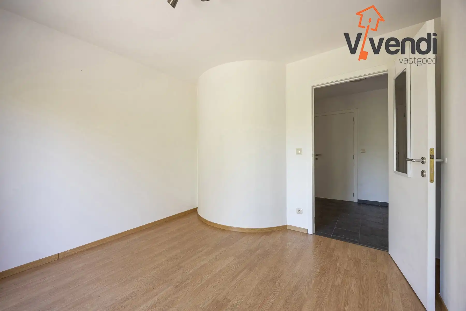 Ruime en lichtrijke duplex met 3 slpk inclusief 1 garagebox! foto 20