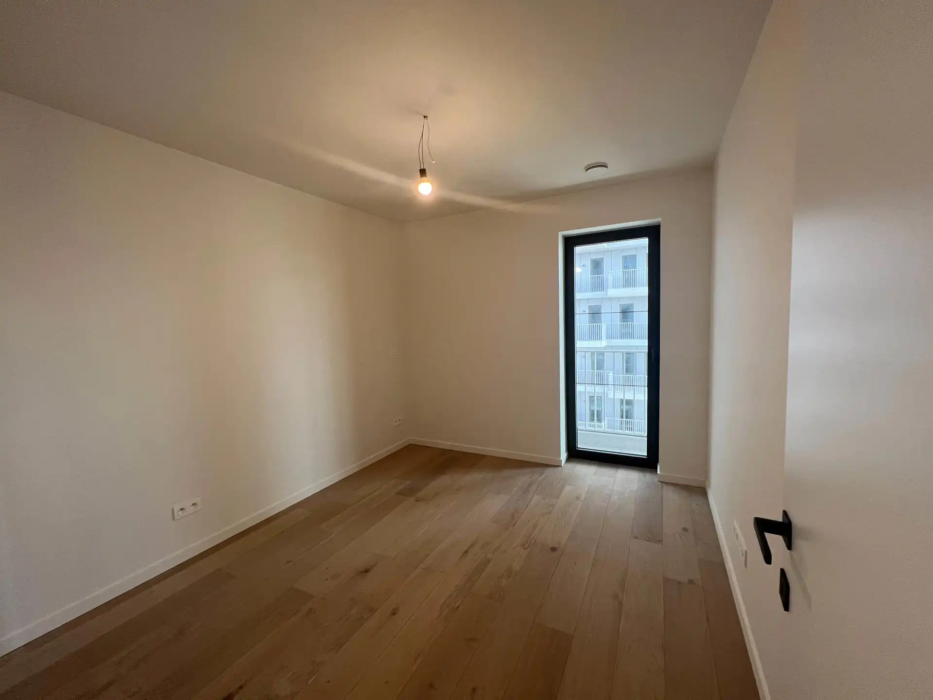 2-slaapkamer appartement met ruim terras en parking foto 5