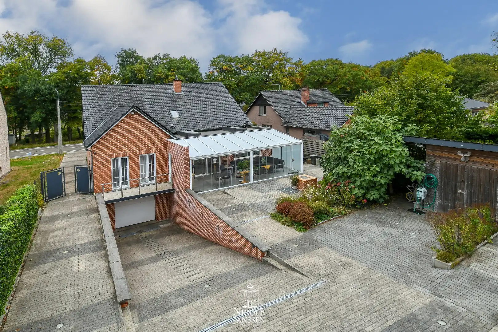 Zeer ruime gezinswoning foto 2