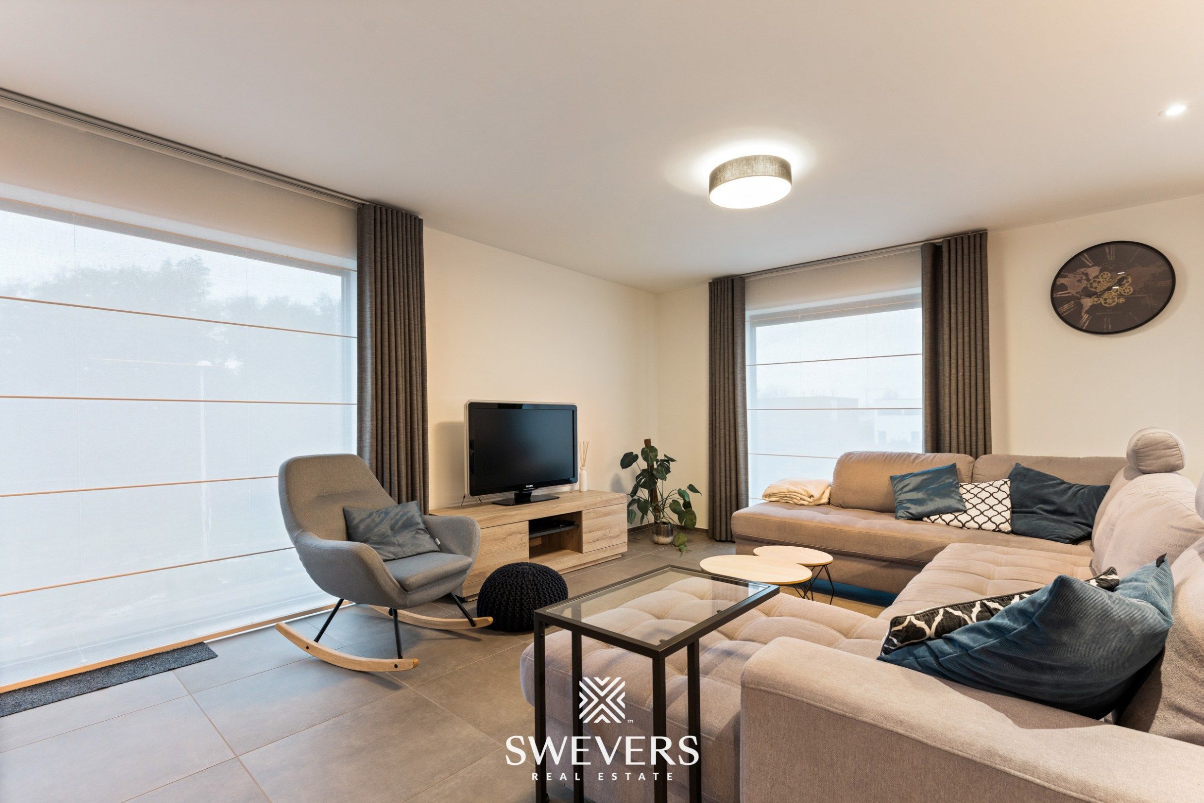 Instapklaar, volledig gerenoveerd appartement met groot terras, airco en staanplaatsen in hartje Heusden-Zolder foto 3