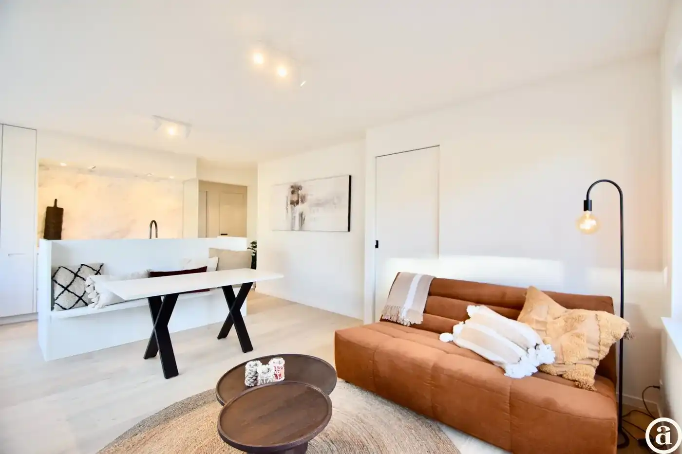 Instapklaar hoekappartement op enkele stappen van het centrum foto 5