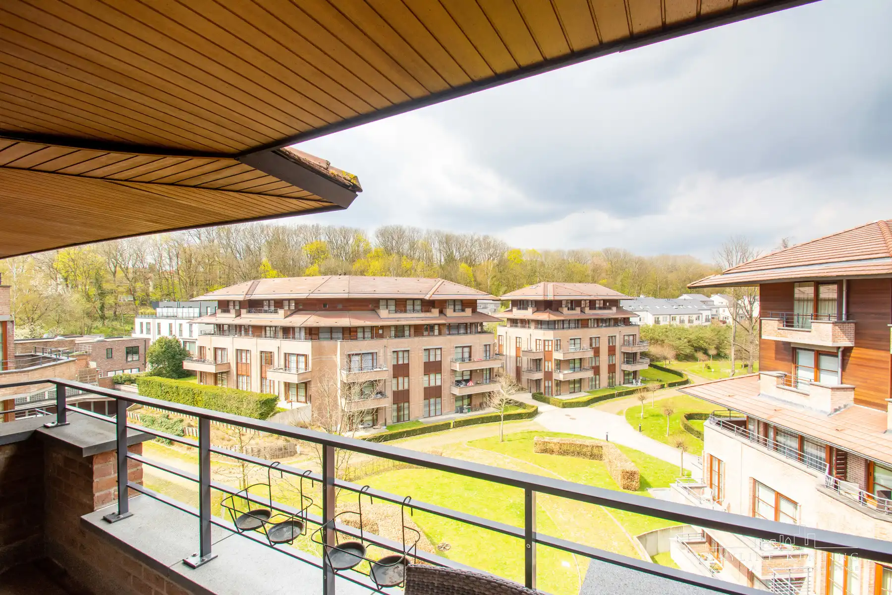 Mooi gemeubeld appartement 3 KAMERS + 2 terrassen!  foto {{pictureIndex}}