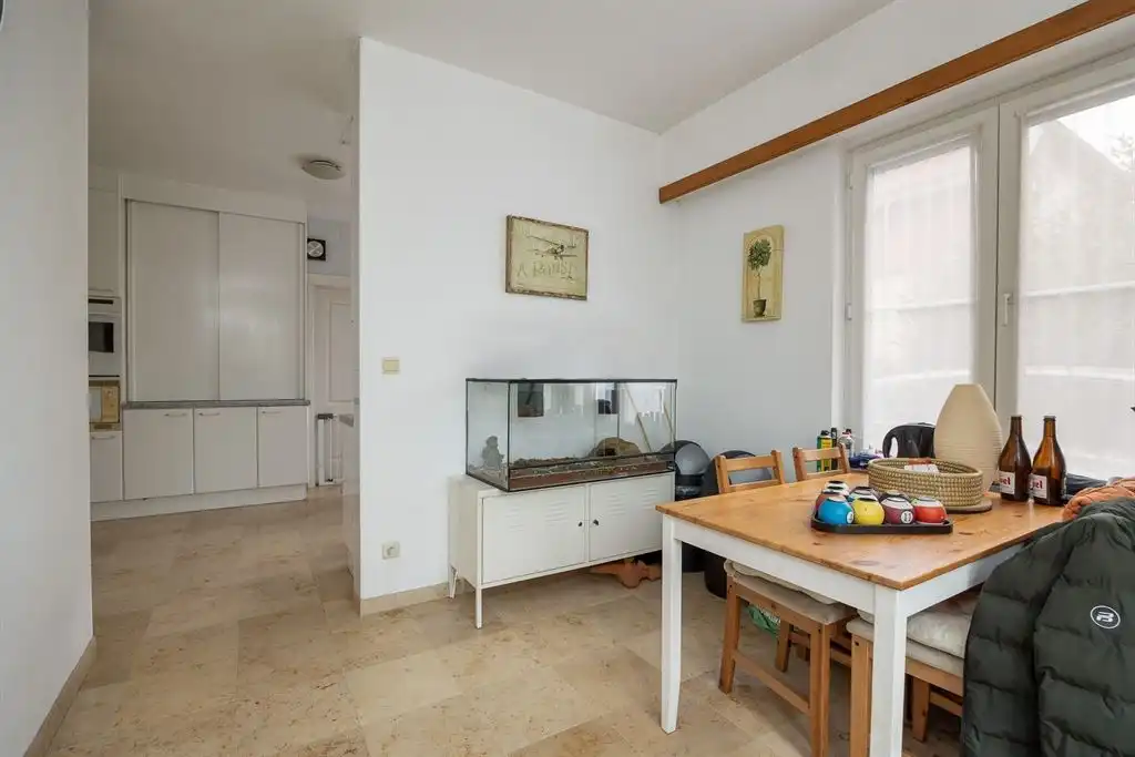 Half open bebouwing tegen het centrum van 's-Gravenwezel foto 8