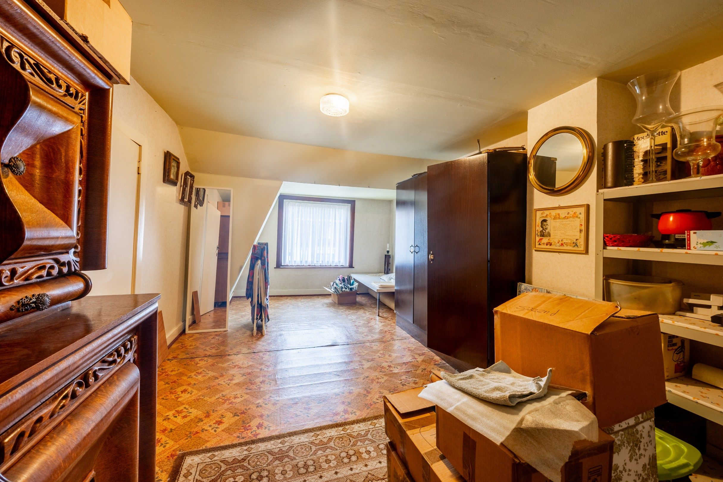 Te renoveren woning met grote garage/werkplaats  foto 16