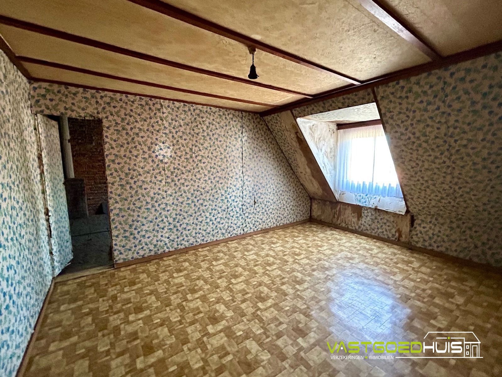 -ONDER OPTIE- Charmante, te renoveren gezinswoning  foto 24