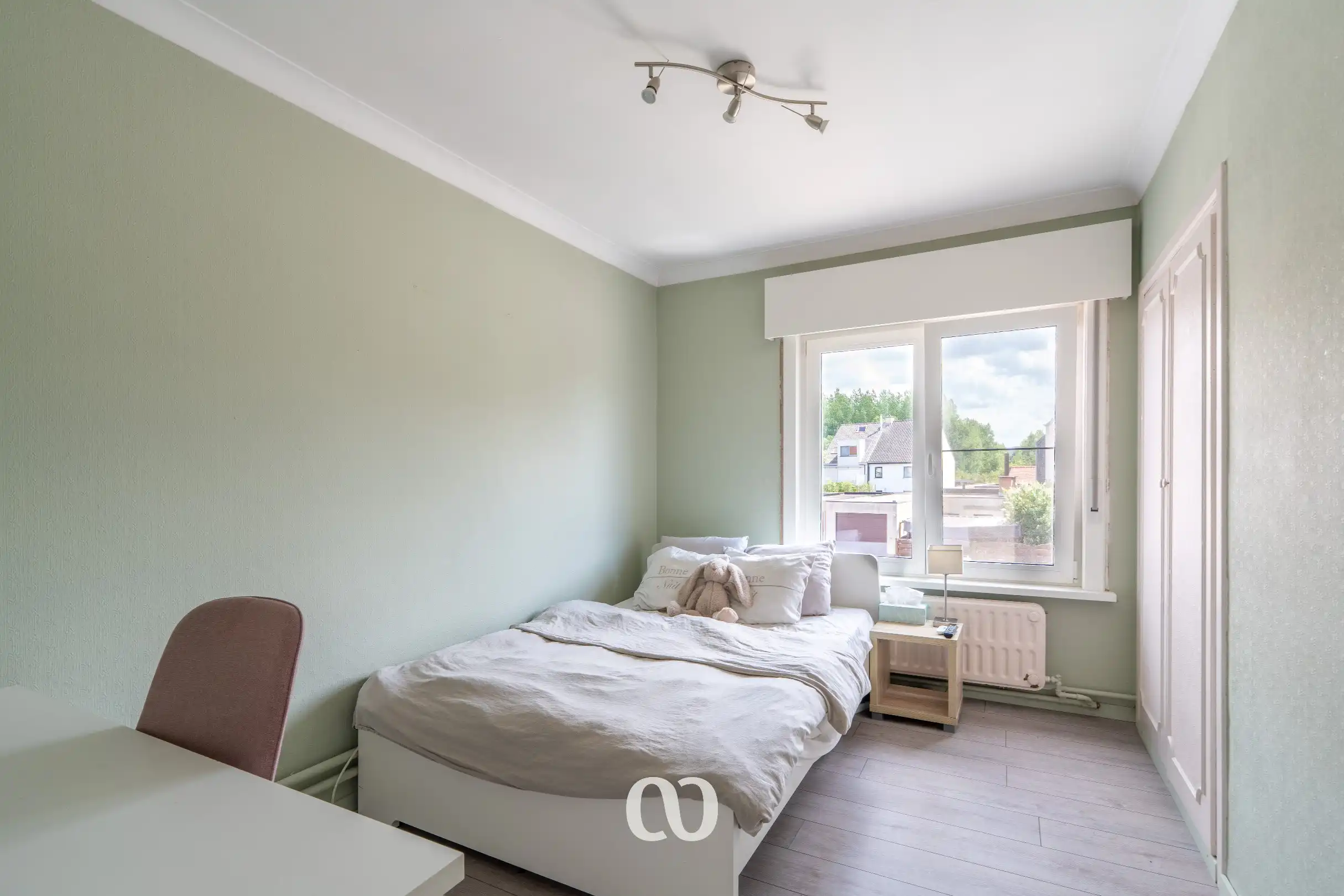 Ruime gerenoveerde woning met 4 slaapkamers in centrum Eine foto 12