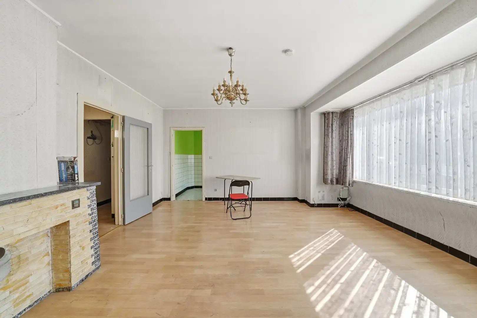 Te renoveren gelijkvloers appartement met 2 slaapkamers in Oostende foto 2