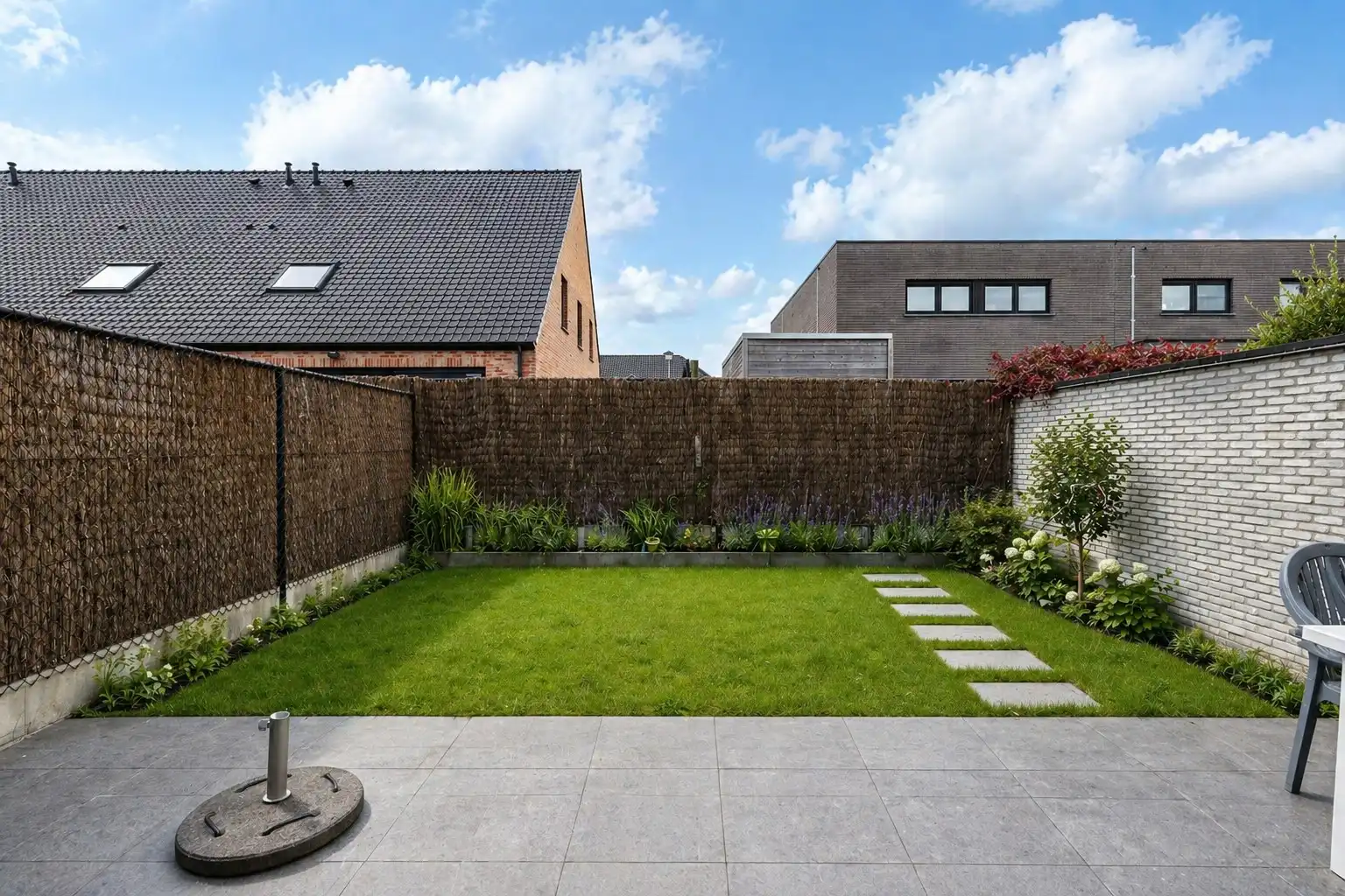 Te koop: Goed gelegen nieuwbouwwoning met tuin en 3 slaapkamers – ideaal voor gezin! foto 2