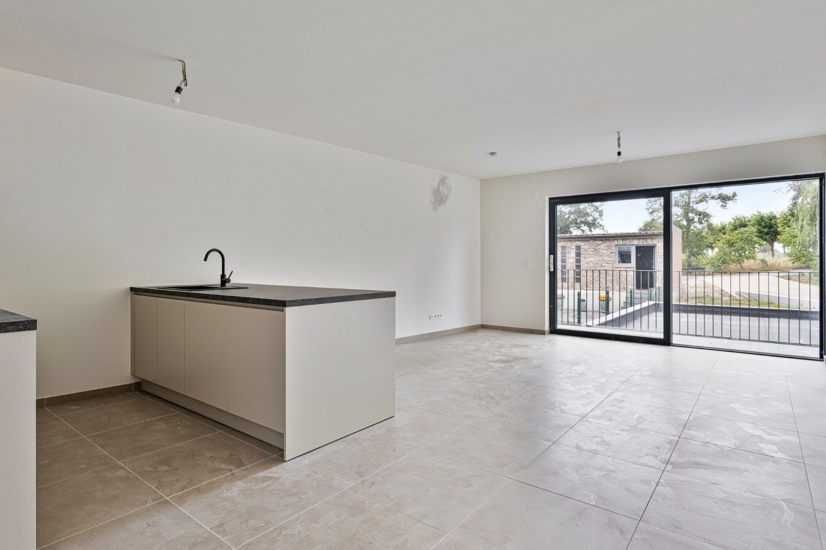 Prachtig nieuwbouwappartement in centrum Rekkem! foto 3