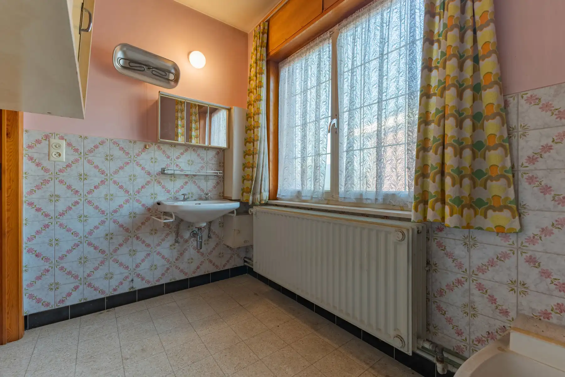 WACHTLIJST - LISTE D'ATTENTE Te renoveren woning met 3 slaapkamers en garage foto 21