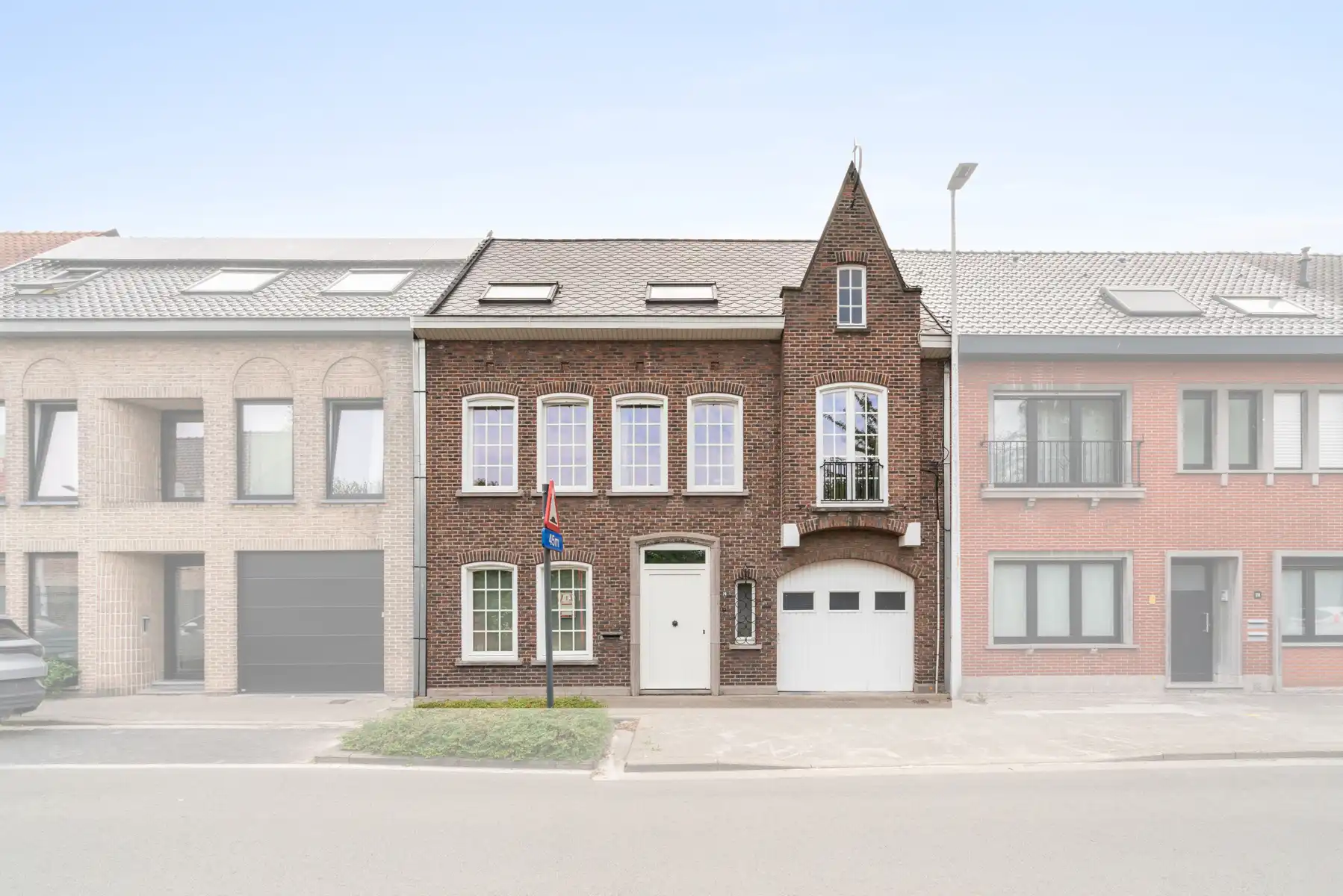 Goed gelegen energiezuinige woning te Eeklo foto {{pictureIndex}}