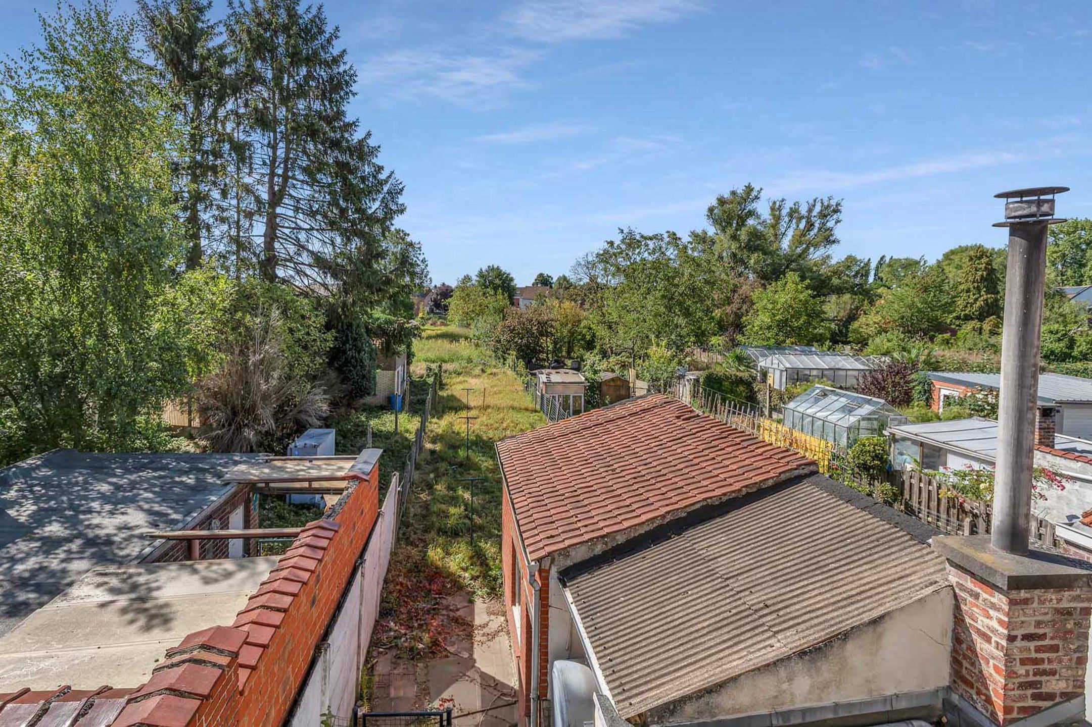 Te renoveren woning op een rustige ligging nabij centrum foto 19