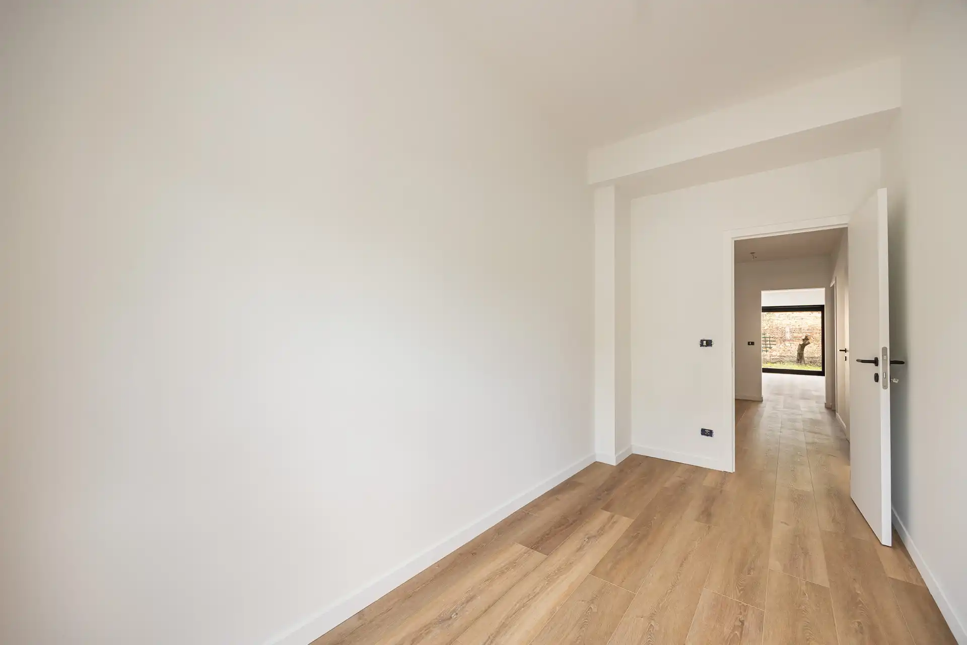 Hoogwaardig gerenoveerd GLVL-appartement met 2 slpks en tuin foto 16