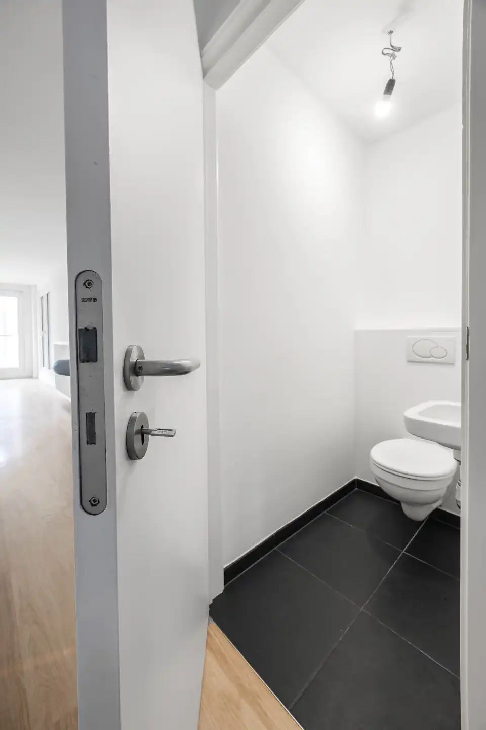 Instapklaar 2-slaapkamerappartement aan Antwerpen-Centraal foto 11