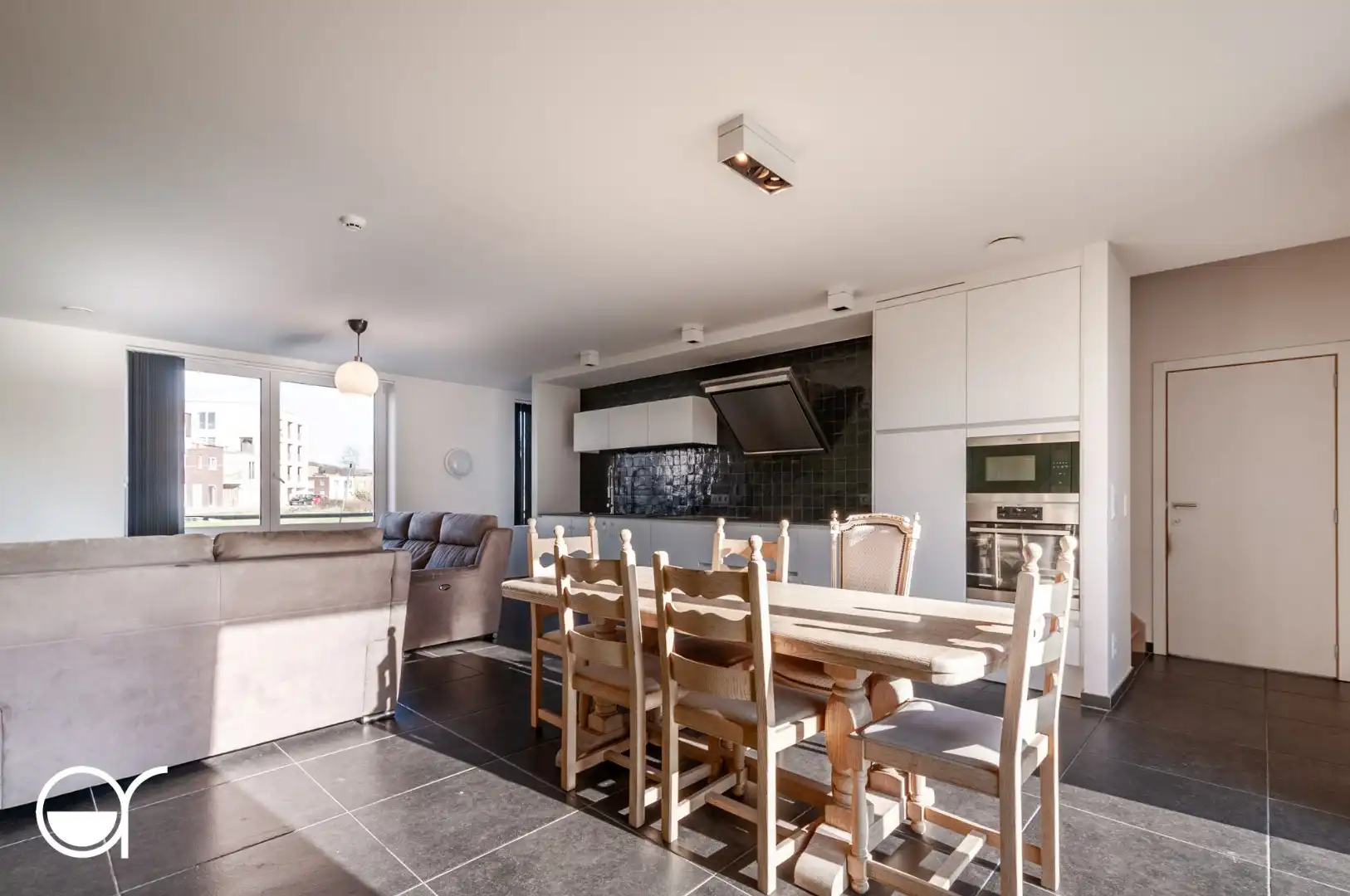 Woning met 3 - 4 slaapkamers met zonnige tuin foto 7