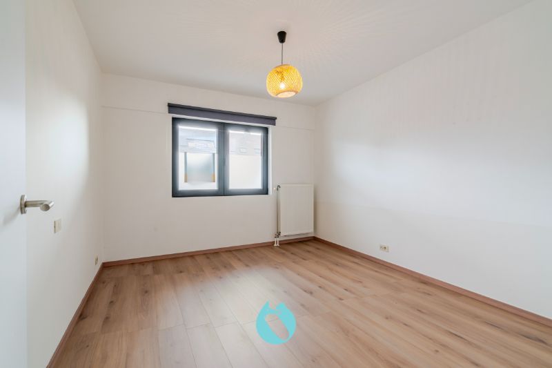 Ruim gelijkvloers 3-slaapkamer appartement te Wondelgem foto 9